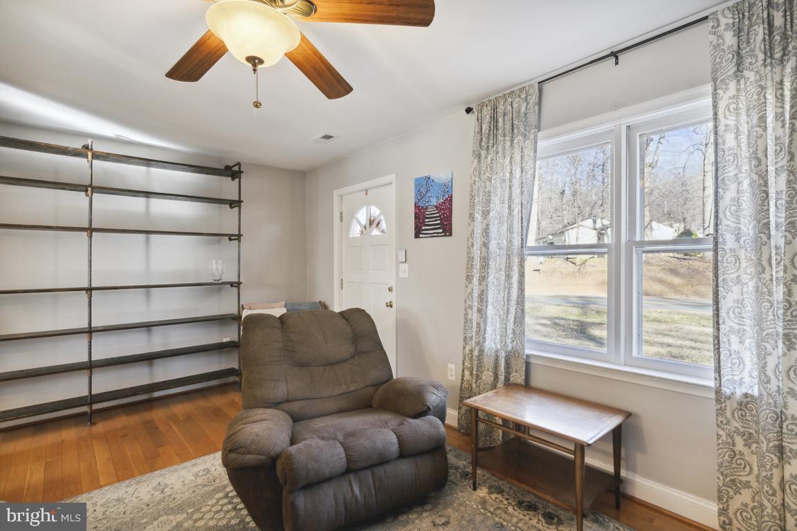 WARRENTON VILLAGE - Residential