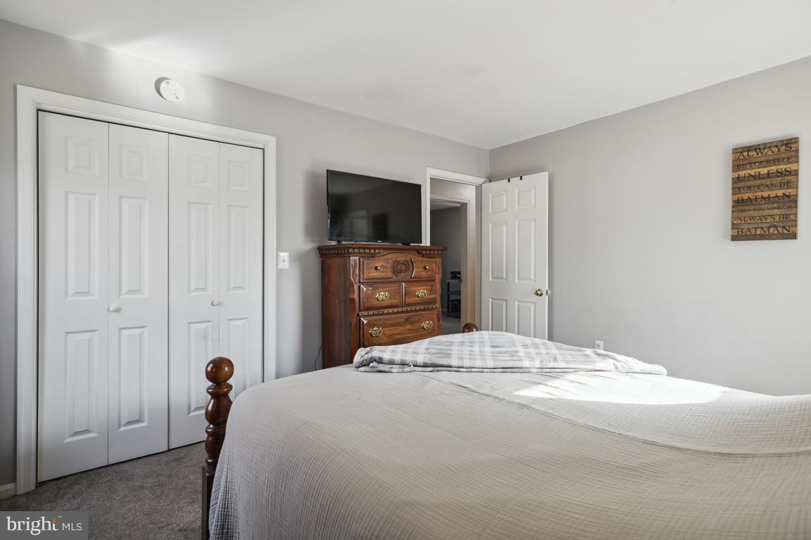 WARRENTON VILLAGE - Residential