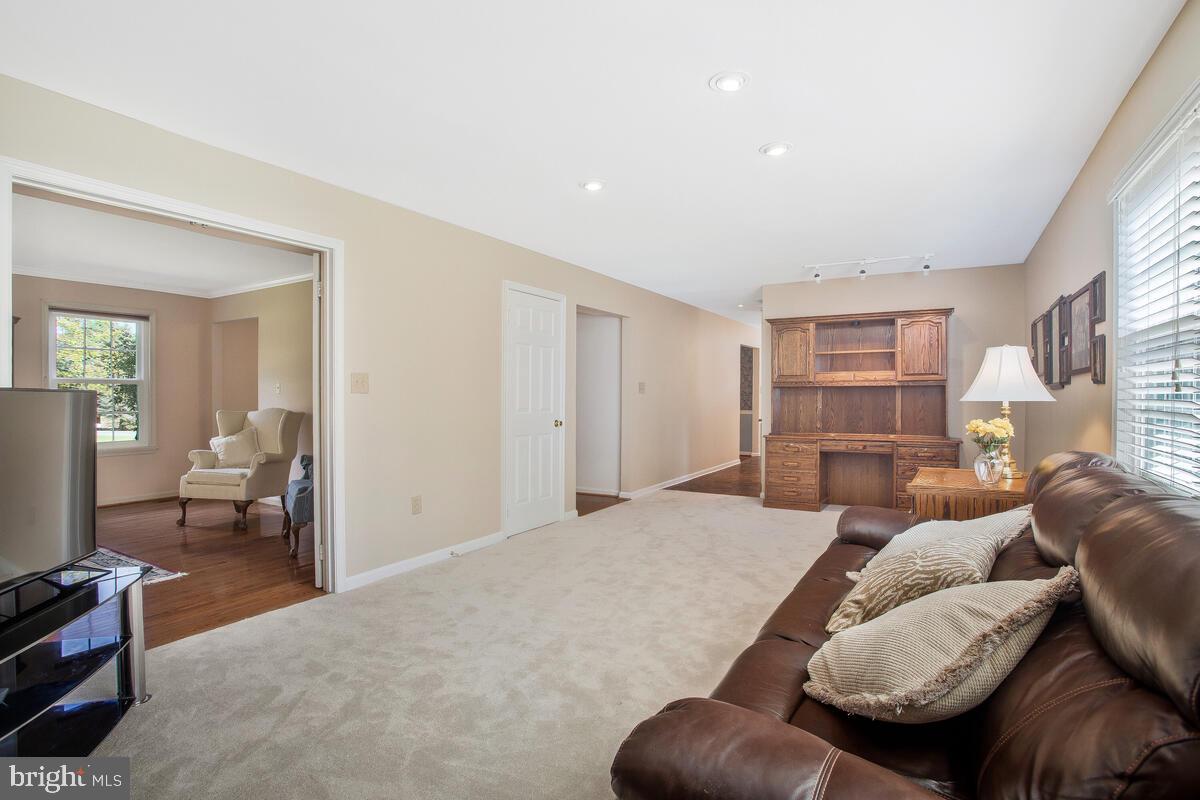 SMITHVILLE - Residential