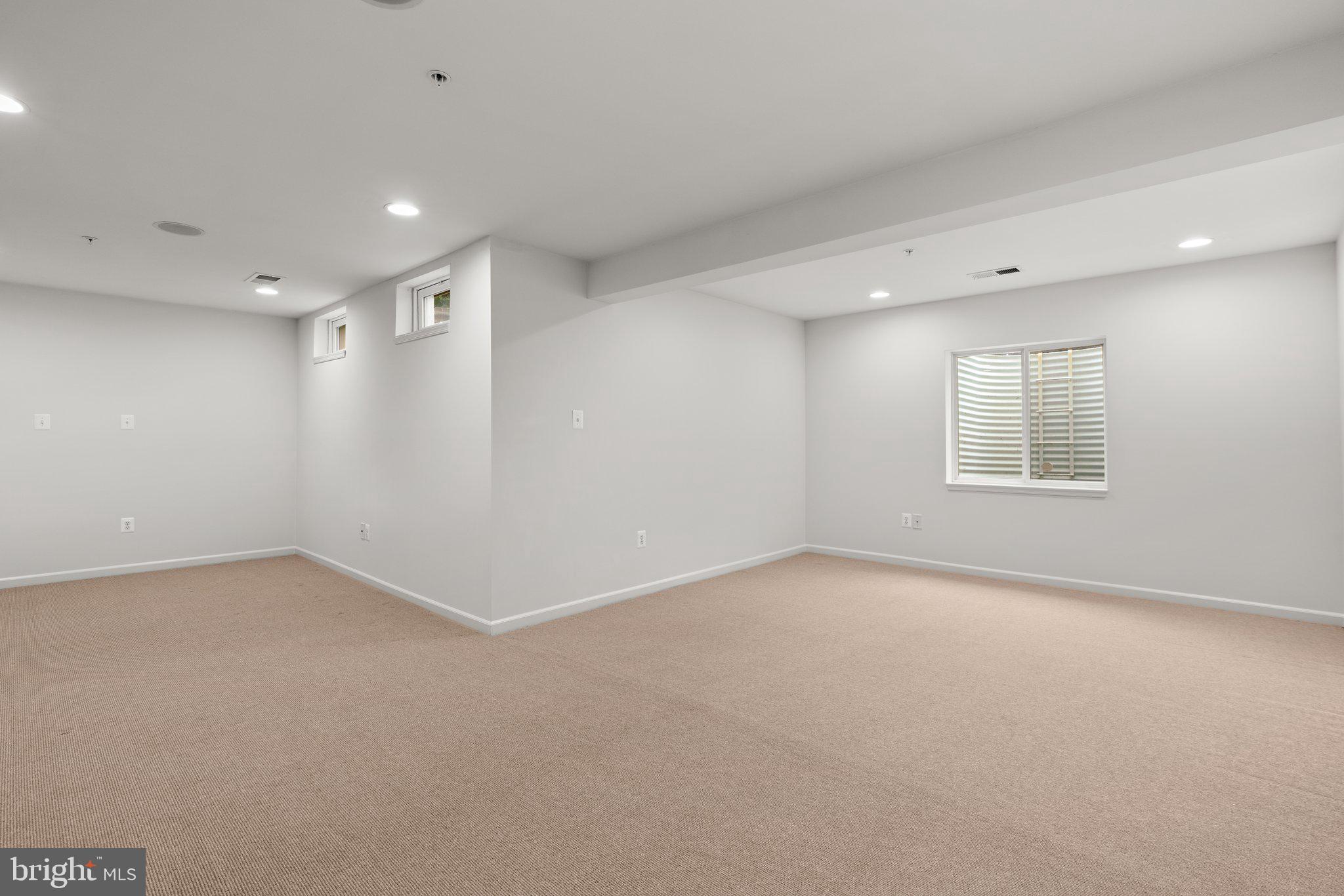 VILLAGES OF DORCHESTER - Residential Lease