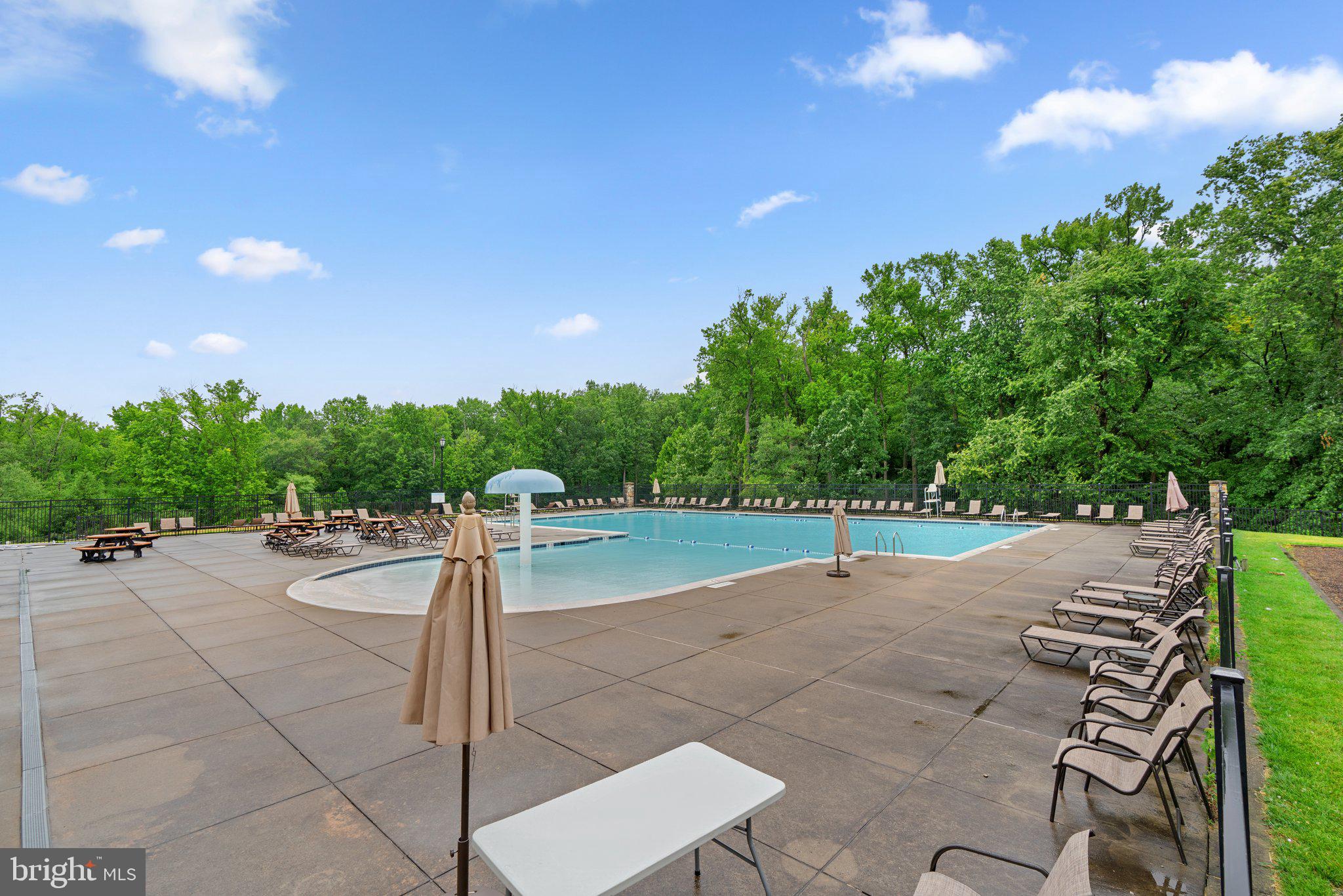 VILLAGES OF DORCHESTER - Residential Lease