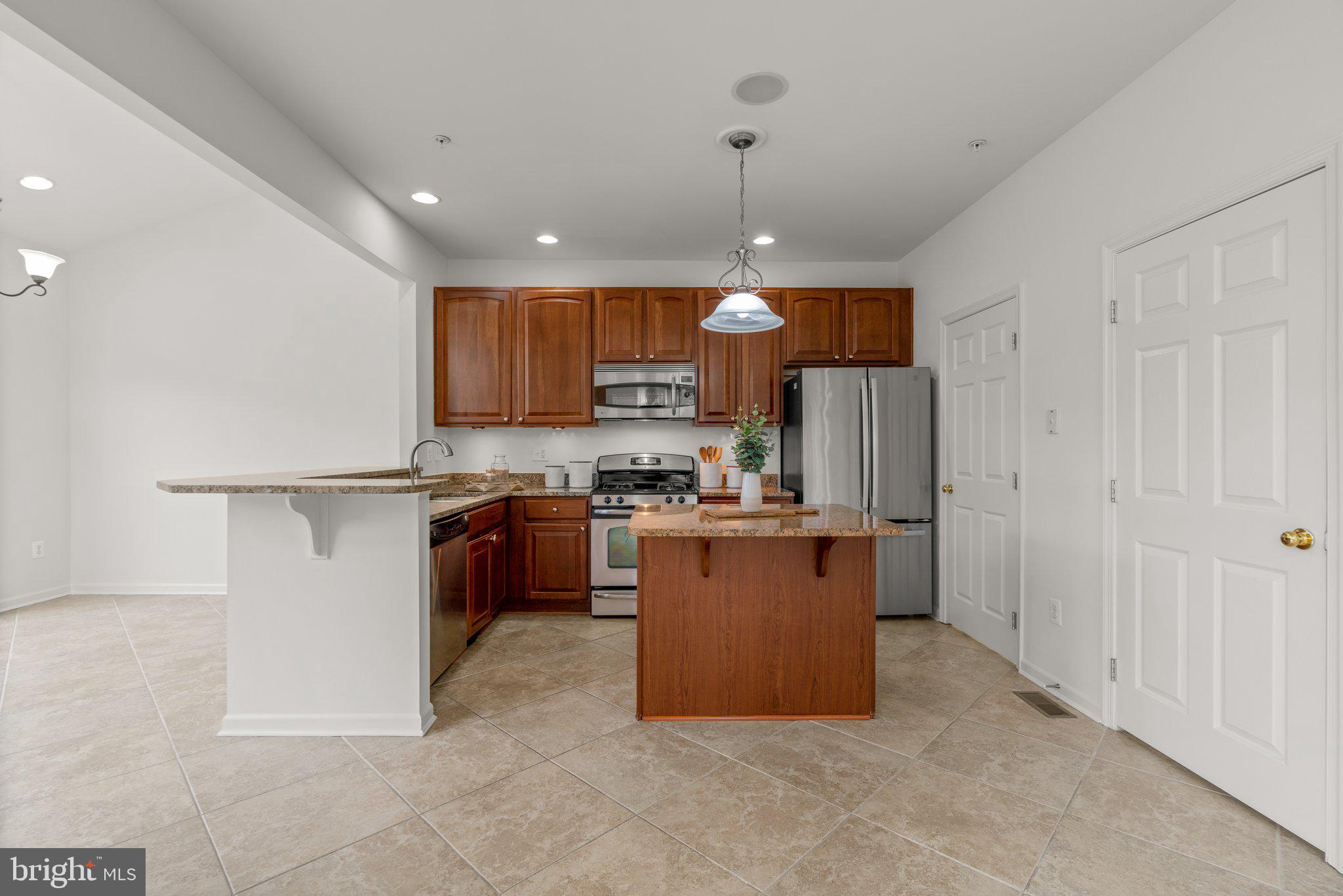 VILLAGES OF DORCHESTER - Residential Lease