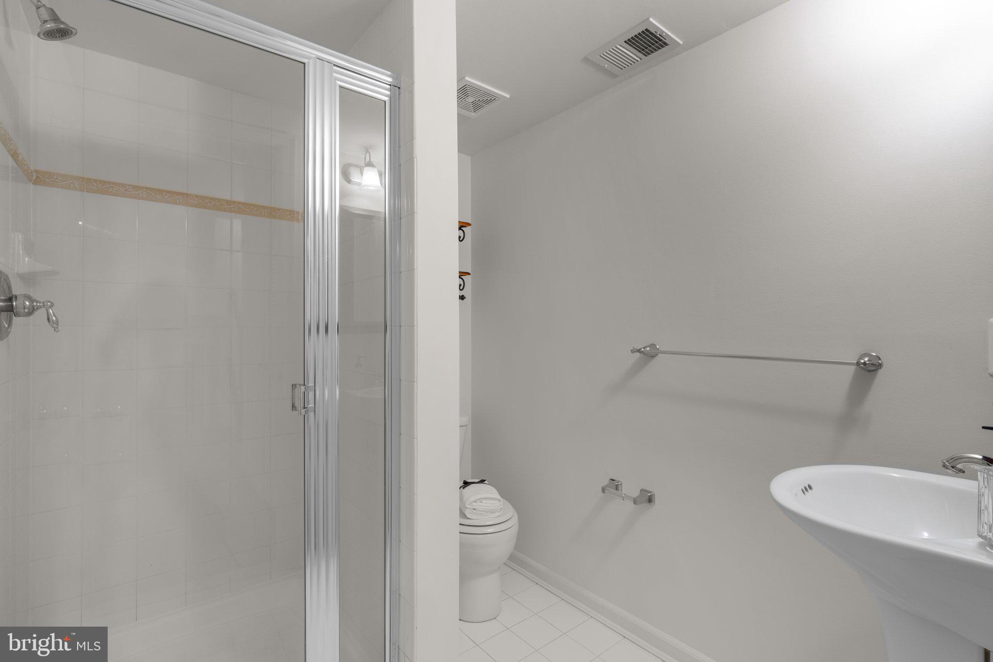 VILLAGES OF DORCHESTER - Residential Lease