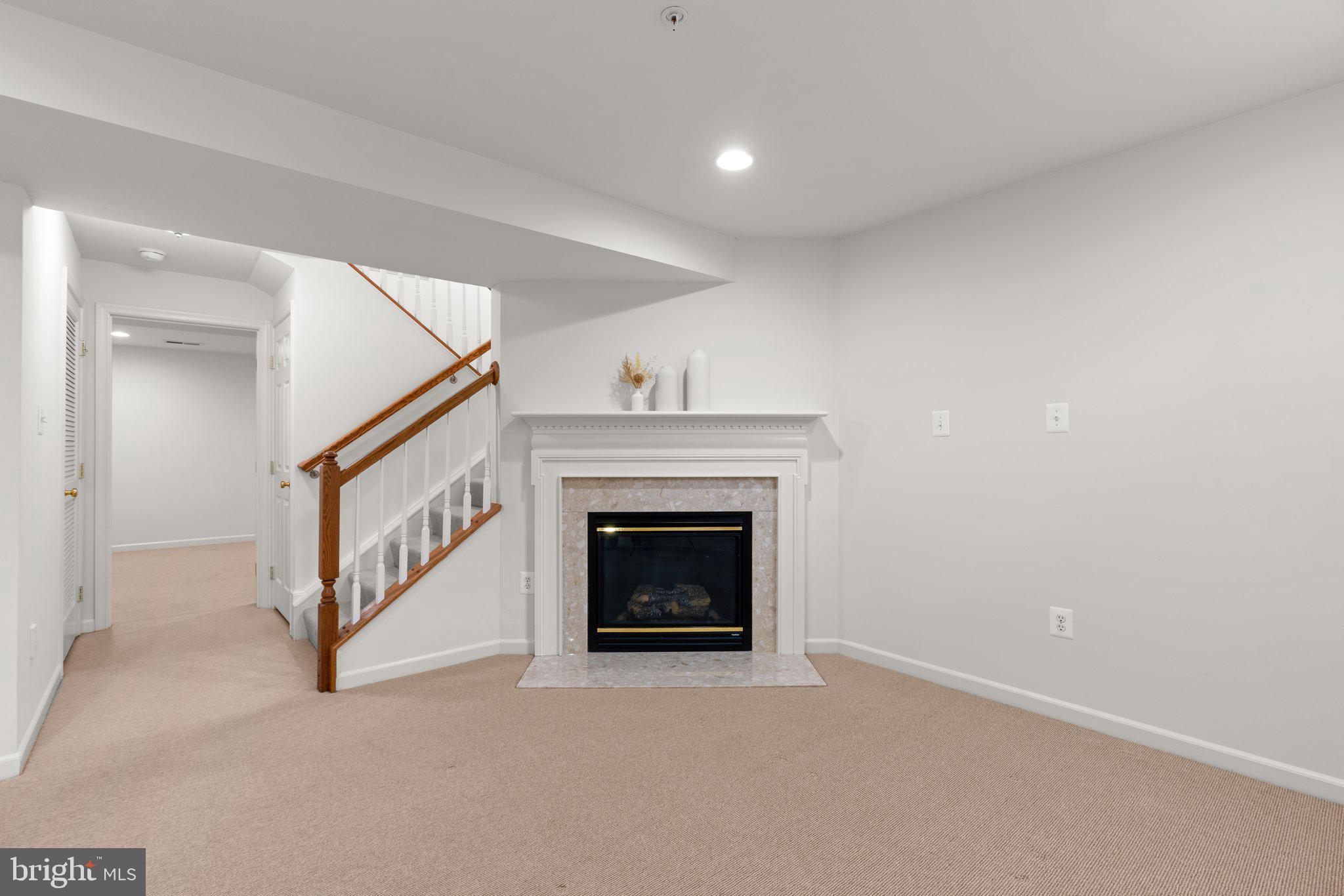 VILLAGES OF DORCHESTER - Residential Lease