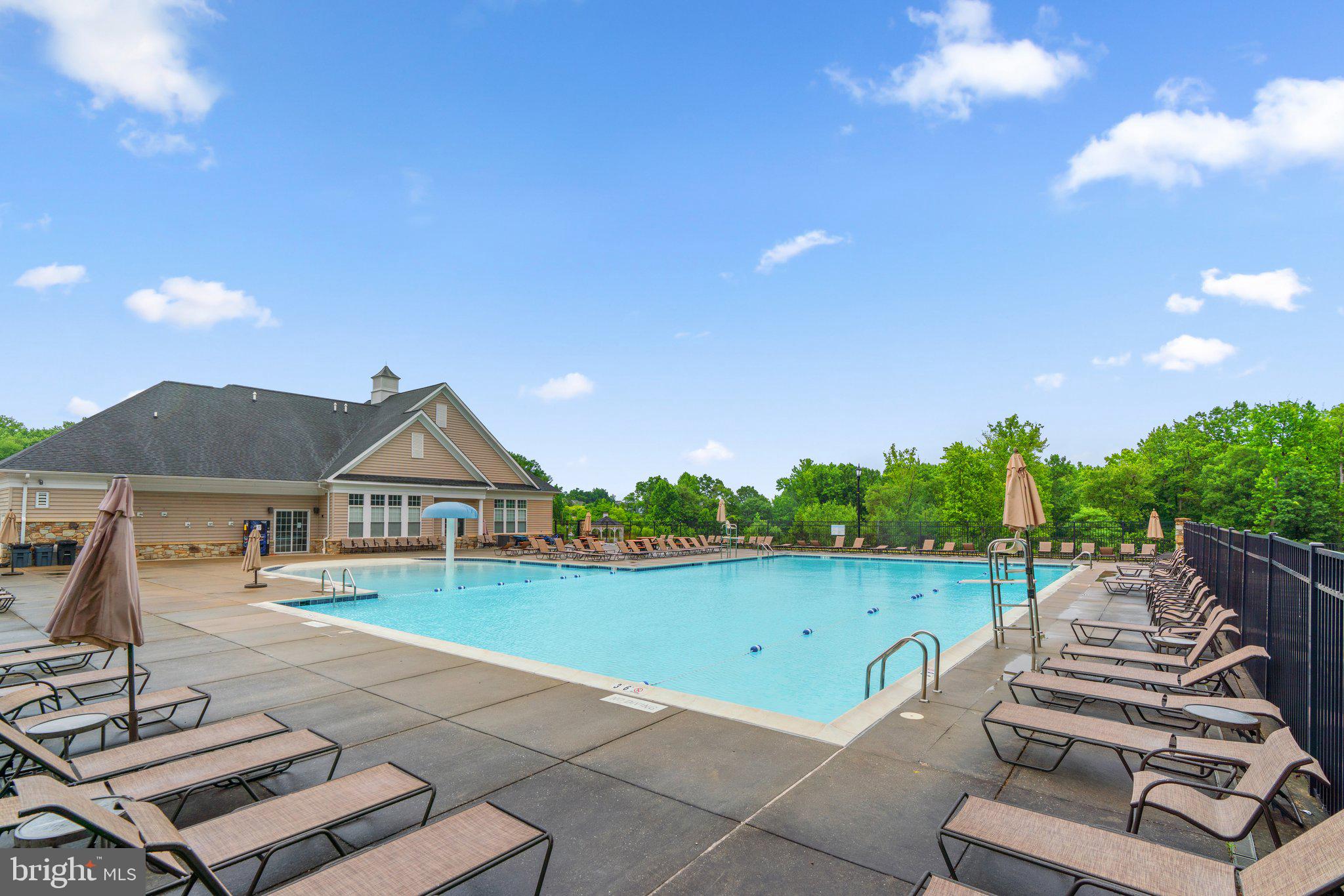 VILLAGES OF DORCHESTER - Residential Lease