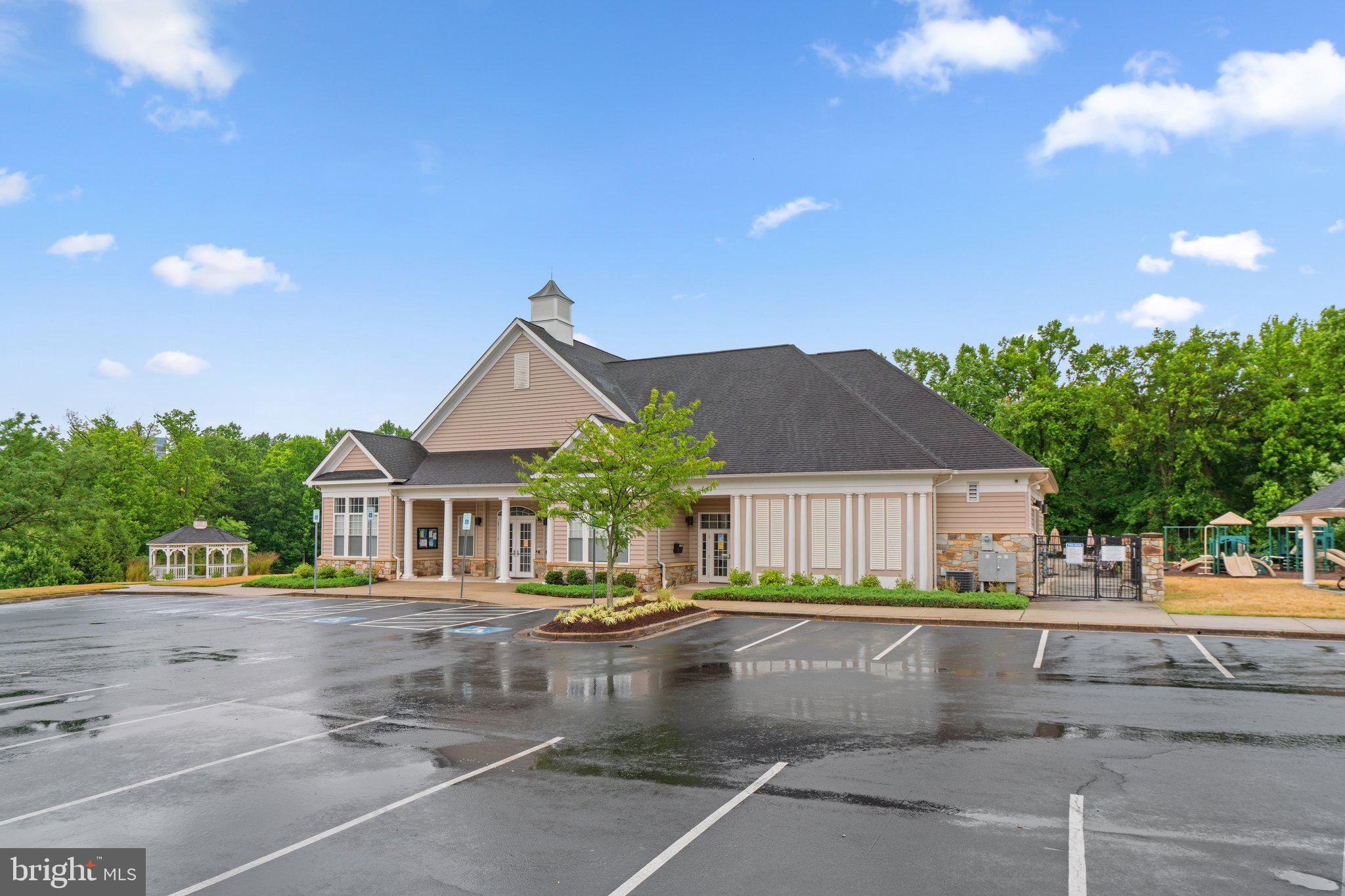 VILLAGES OF DORCHESTER - Residential Lease