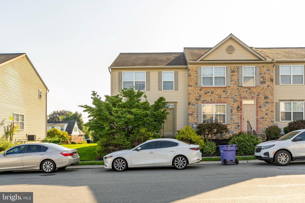 Photo of 400 KNOLLWOOD, MILLERSVILLE, PA 17551 (MLS # PALA2039166)