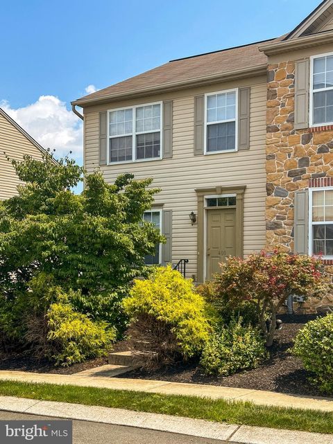 Photo of 400 KNOLLWOOD, MILLERSVILLE, PA 17551 (MLS # PALA2039166)