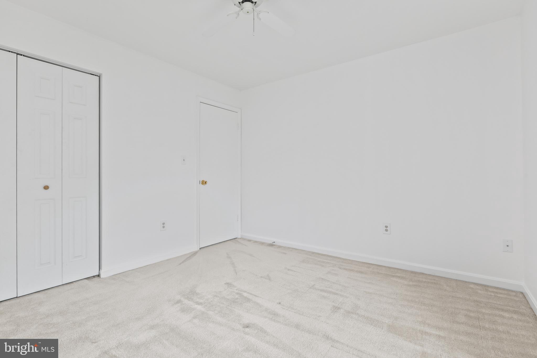 CROMWELL FOUNTAIN - Residential