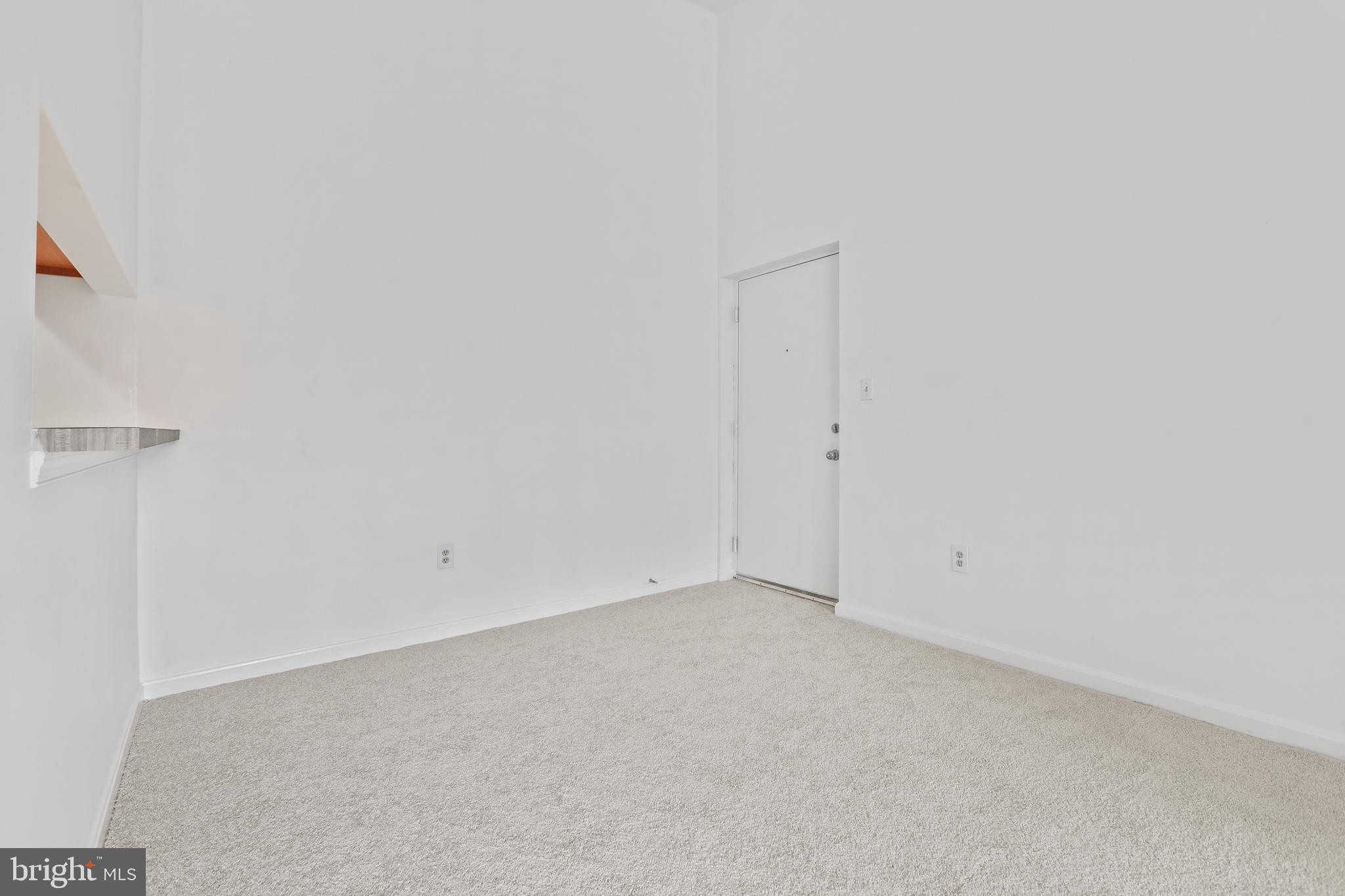 CROMWELL FOUNTAIN - Residential