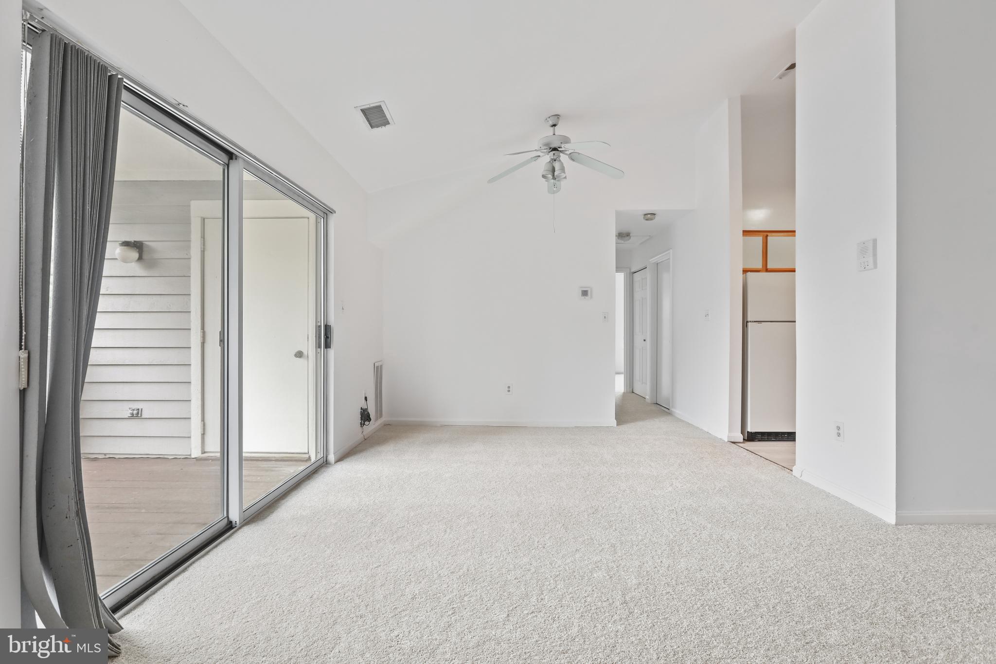 CROMWELL FOUNTAIN - Residential