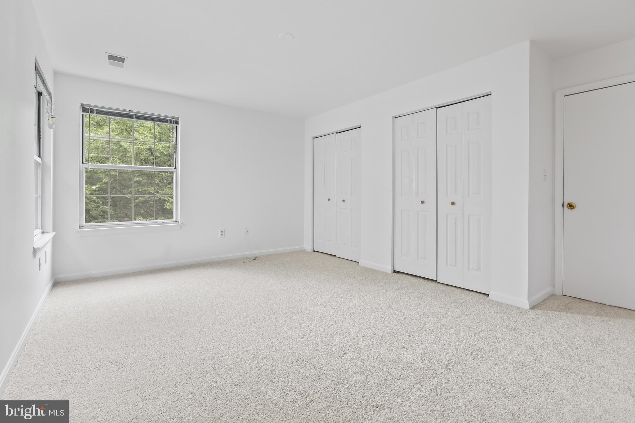 CROMWELL FOUNTAIN - Residential