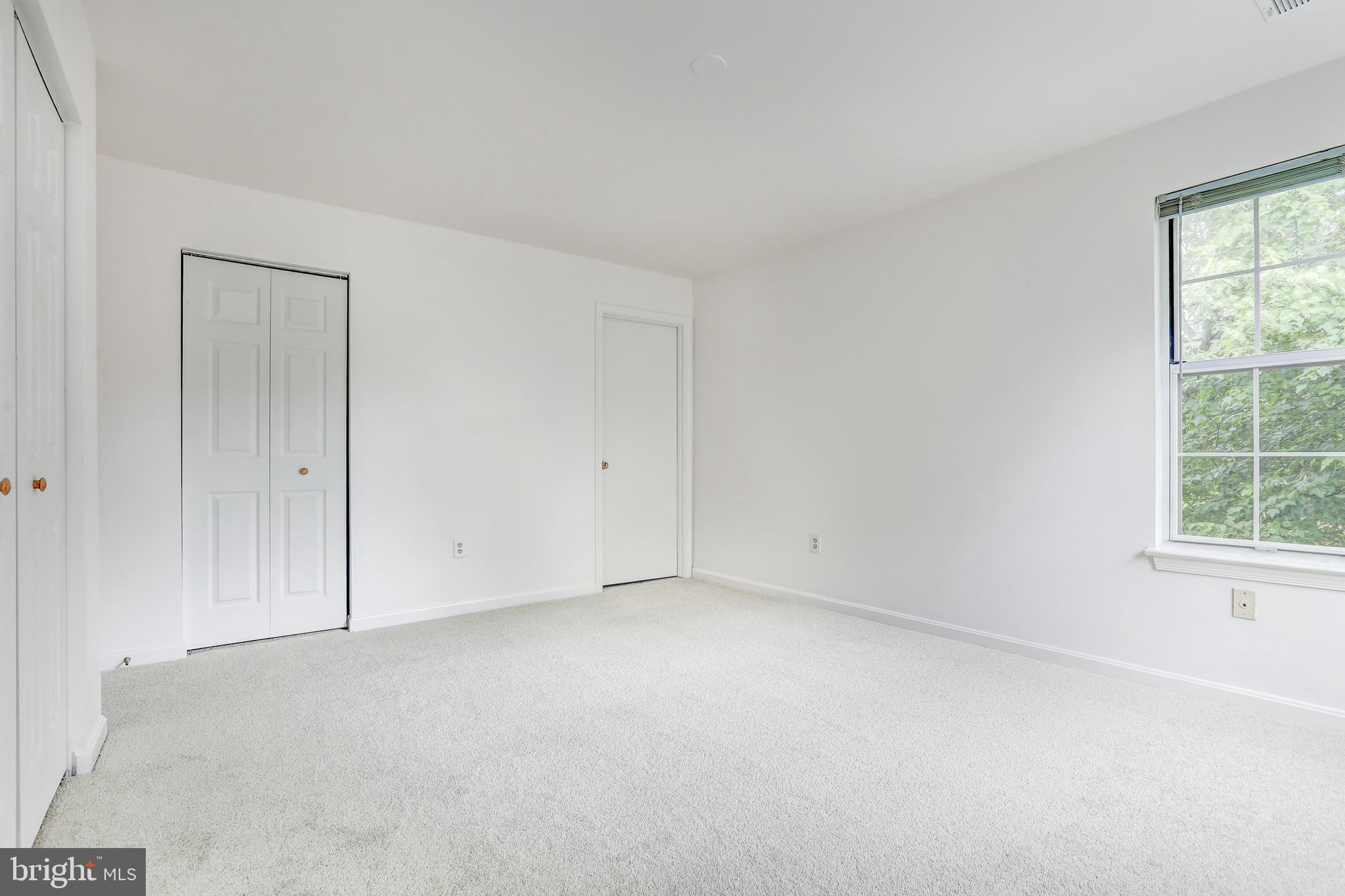 CROMWELL FOUNTAIN - Residential