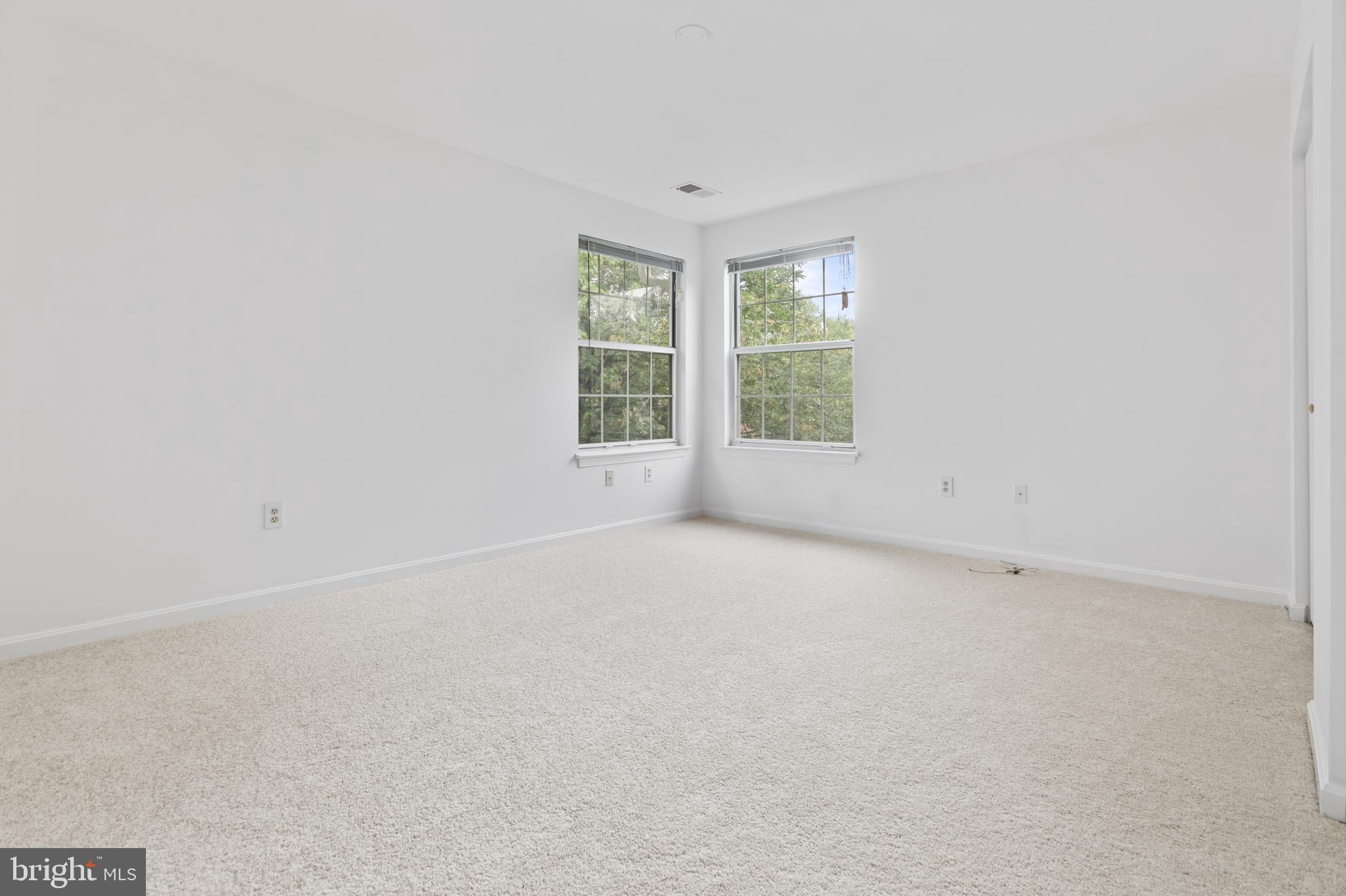 CROMWELL FOUNTAIN - Residential