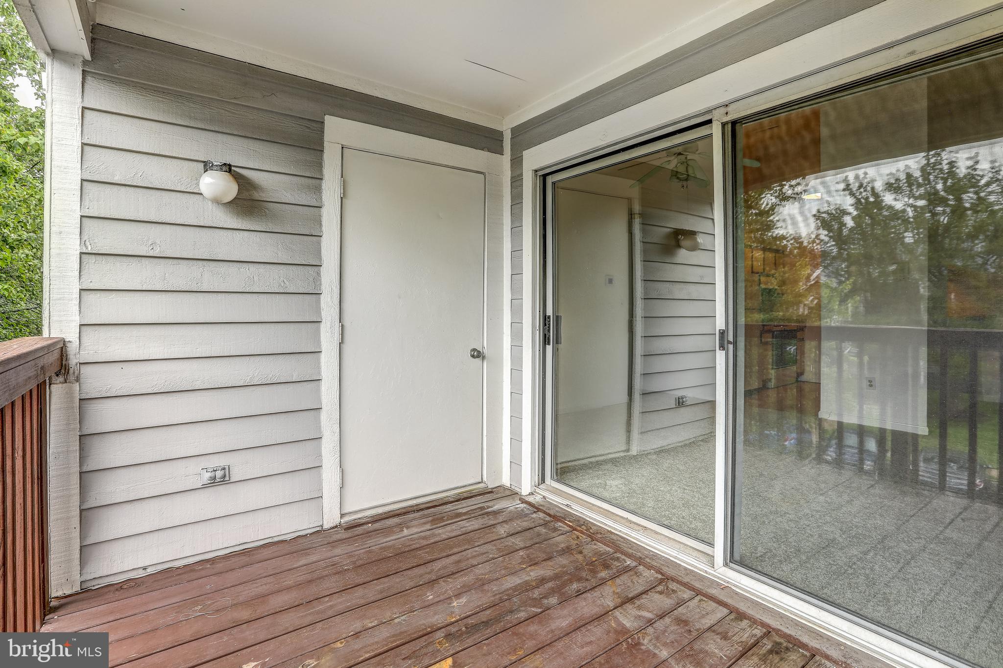 CROMWELL FOUNTAIN - Residential