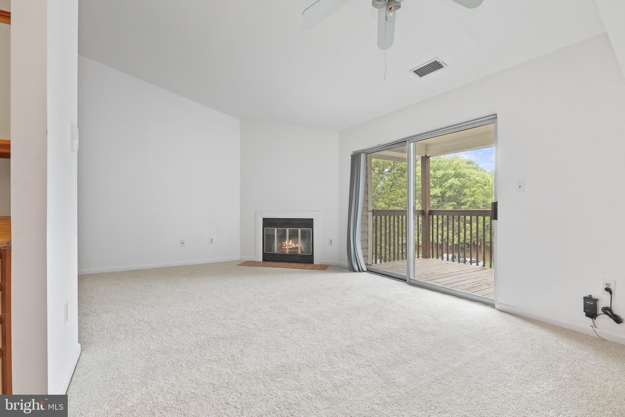 CROMWELL FOUNTAIN - Residential