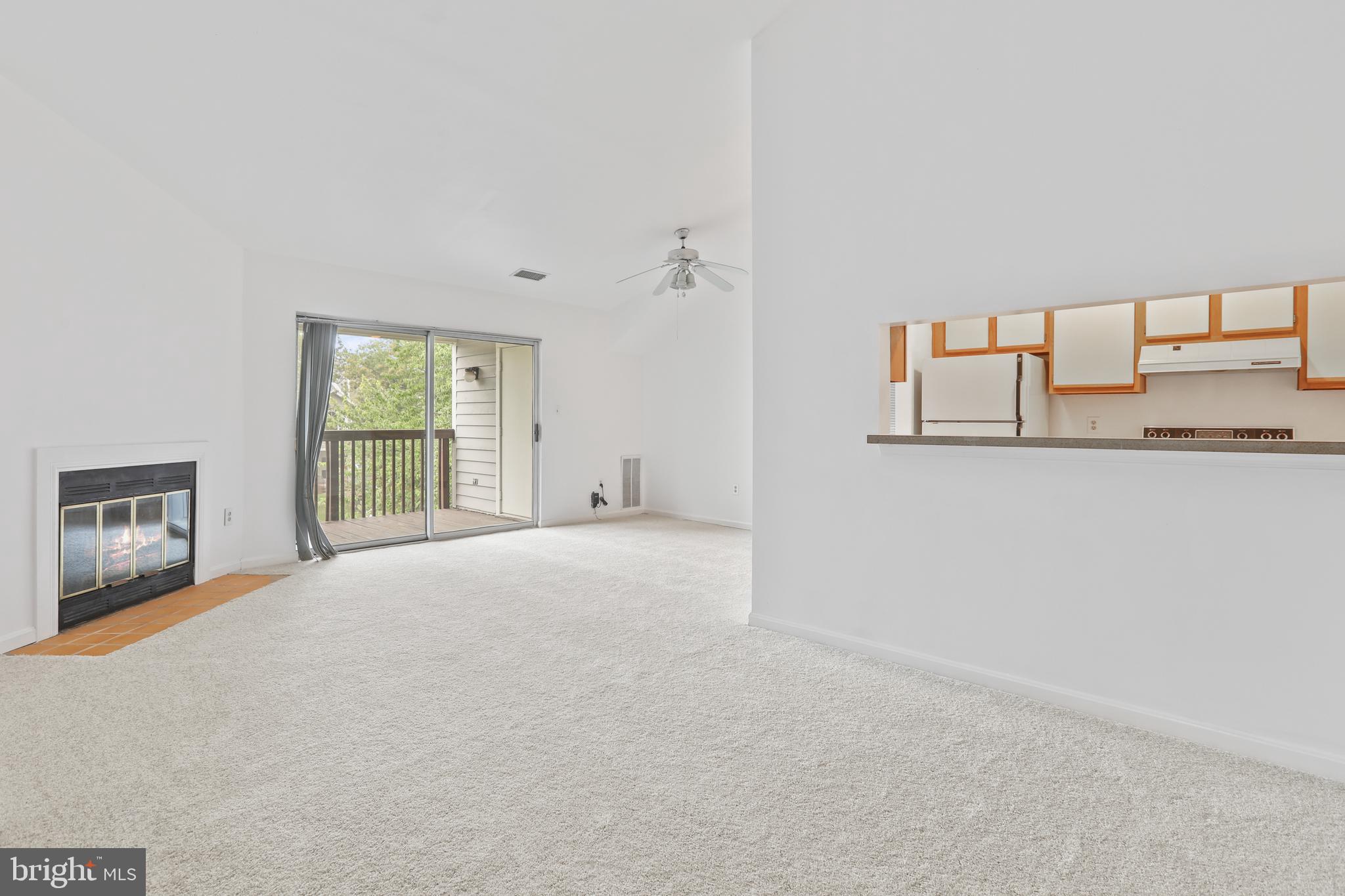 CROMWELL FOUNTAIN - Residential