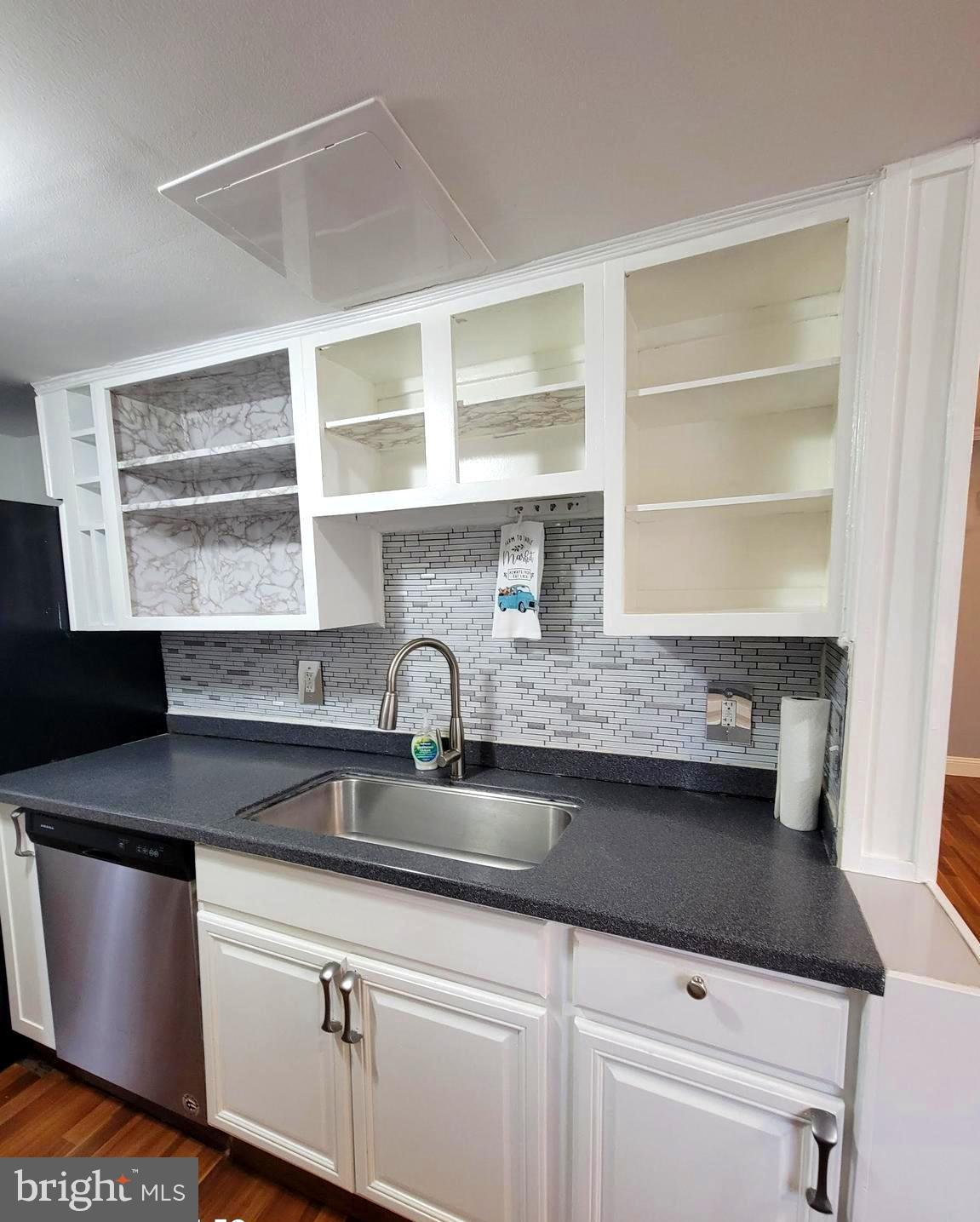 WILLIAMSTOWN - Residential