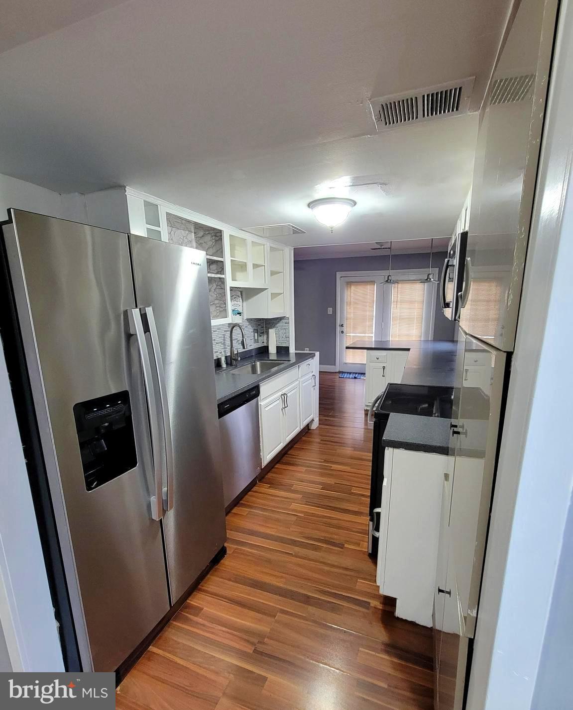 WILLIAMSTOWN - Residential