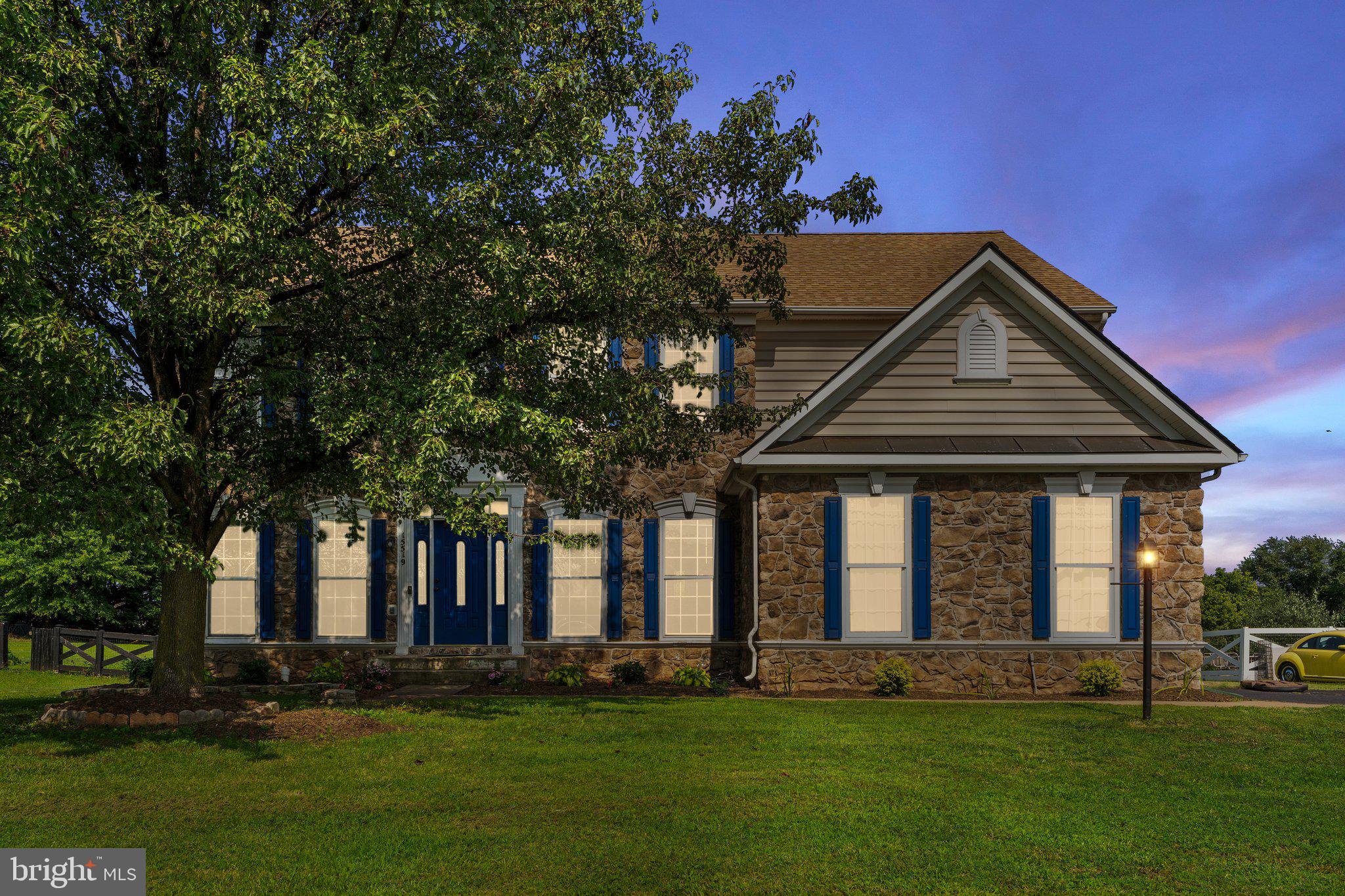 MADISON GROVE - Residential