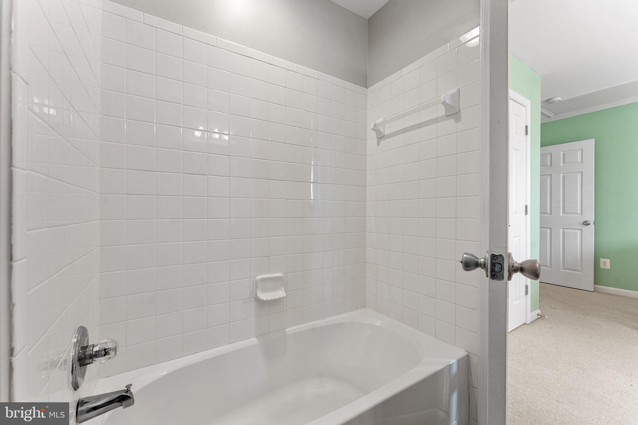 MADISON GROVE - Residential