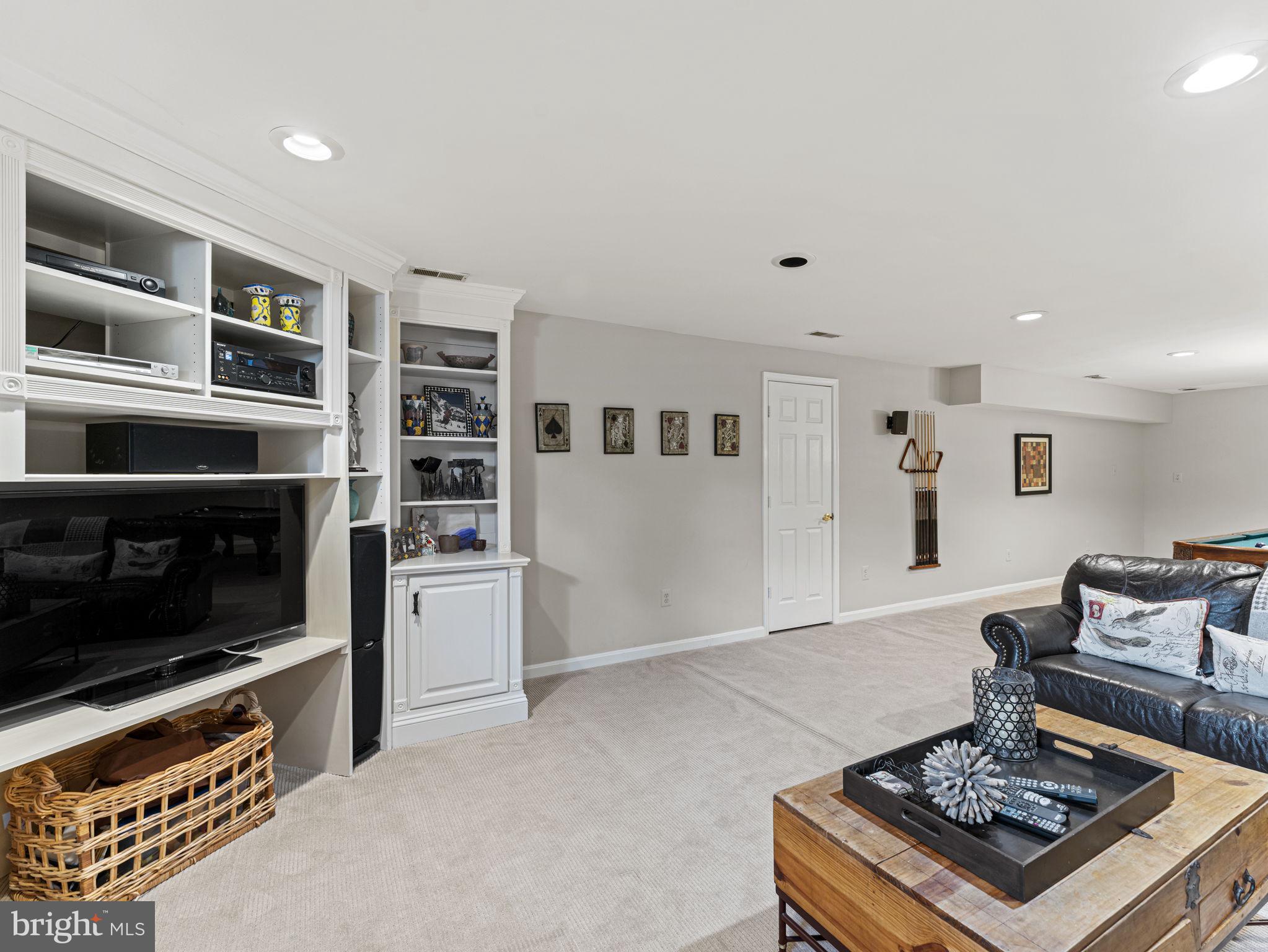 GLEN HILLS - Residential