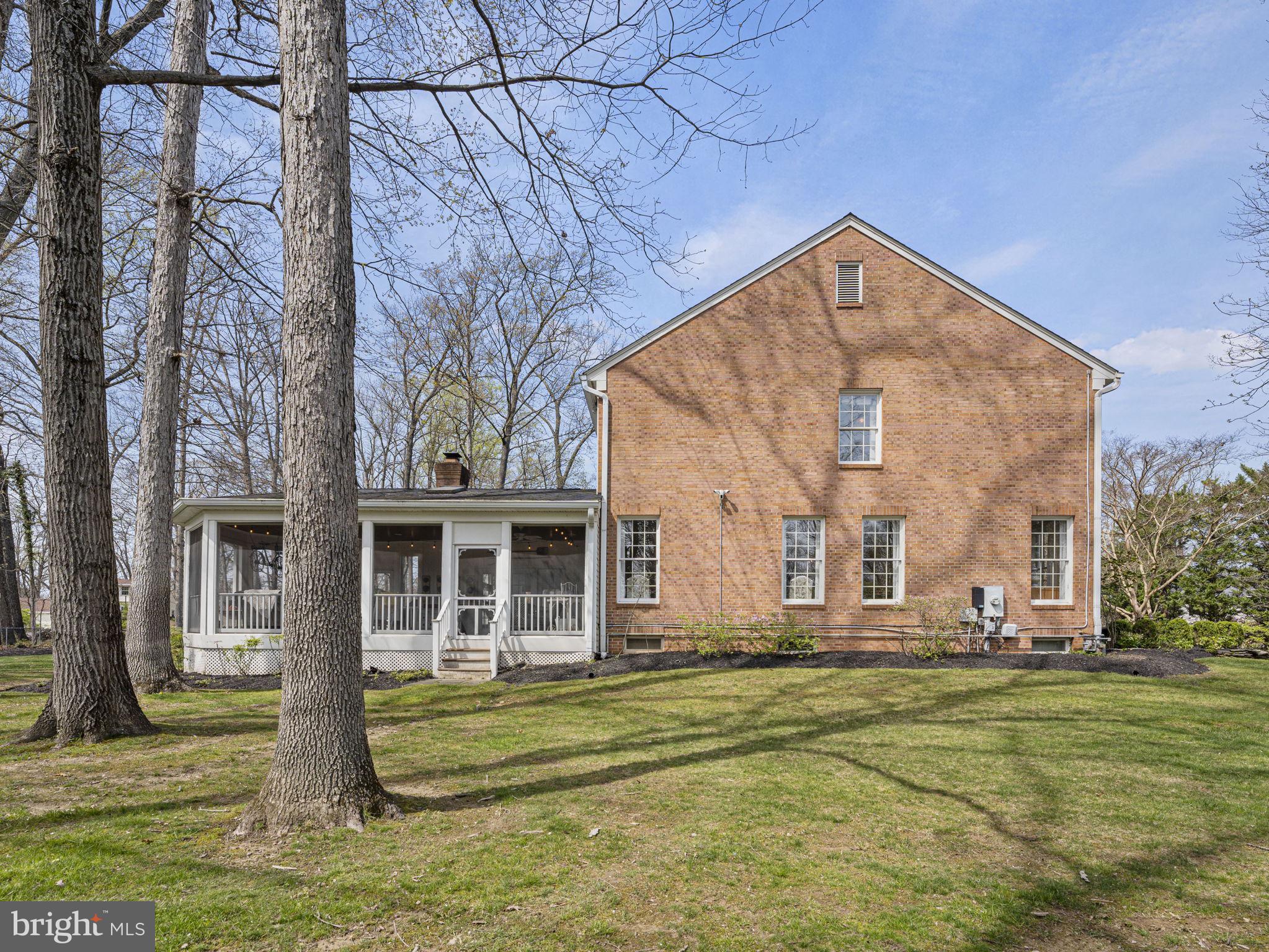 GLEN HILLS - Residential