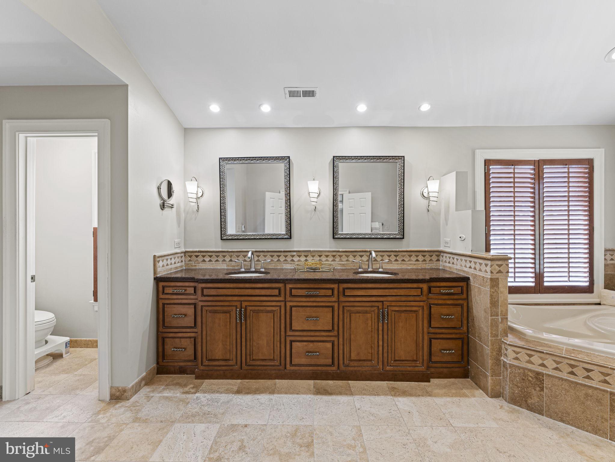 GLEN HILLS - Residential