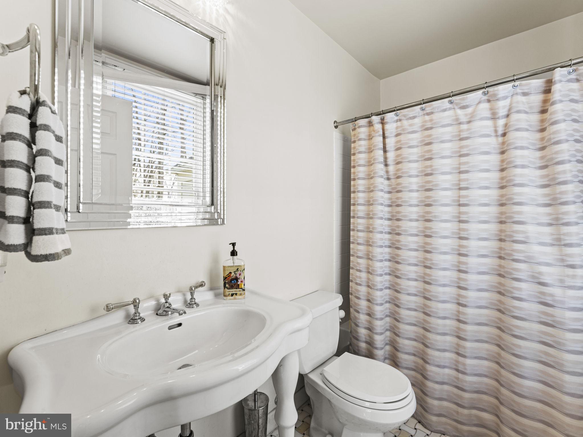 GLEN HILLS - Residential