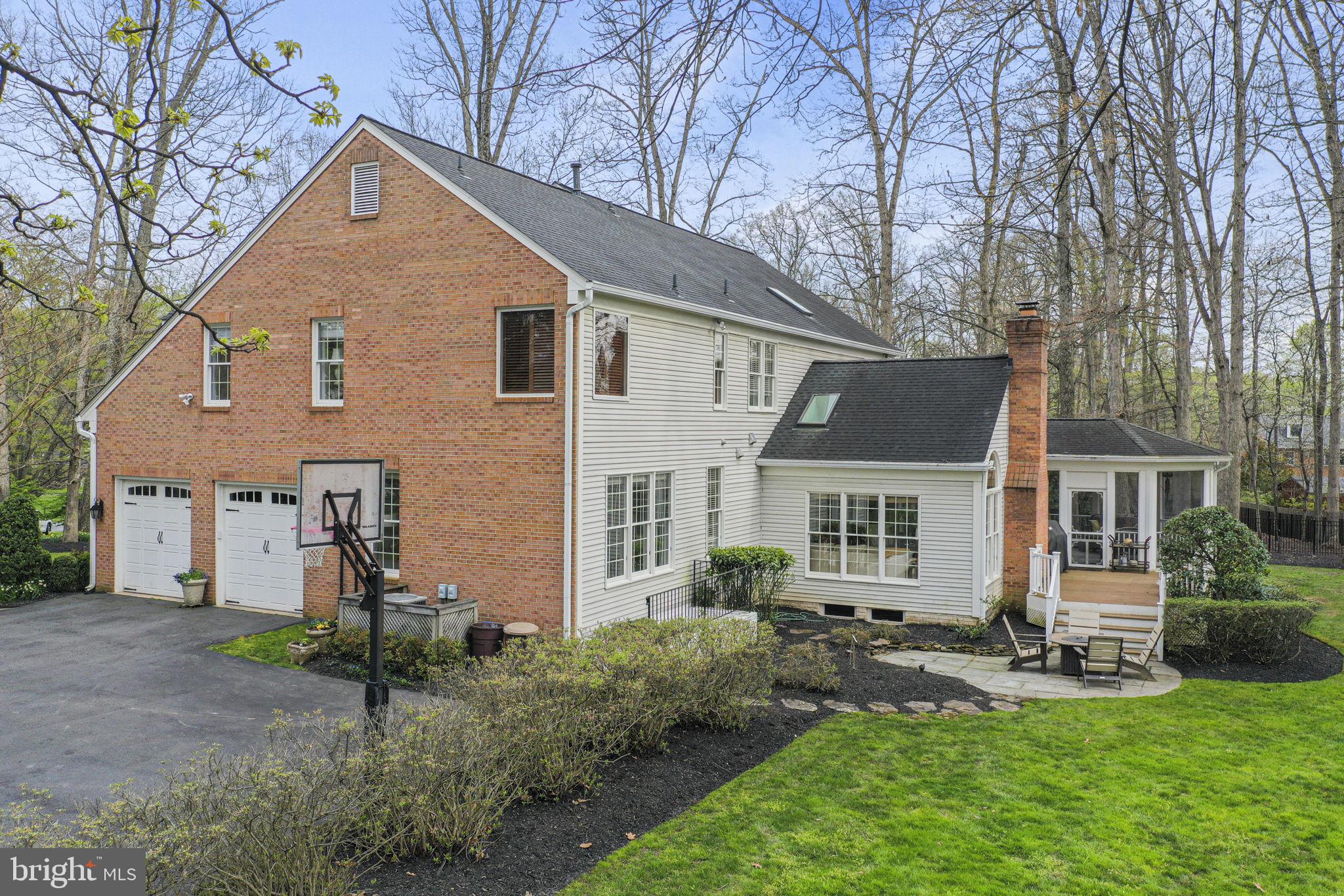 GLEN HILLS - Residential