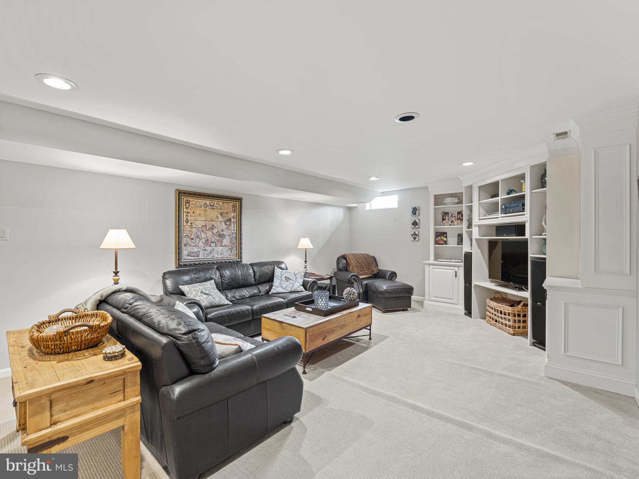 GLEN HILLS - Residential