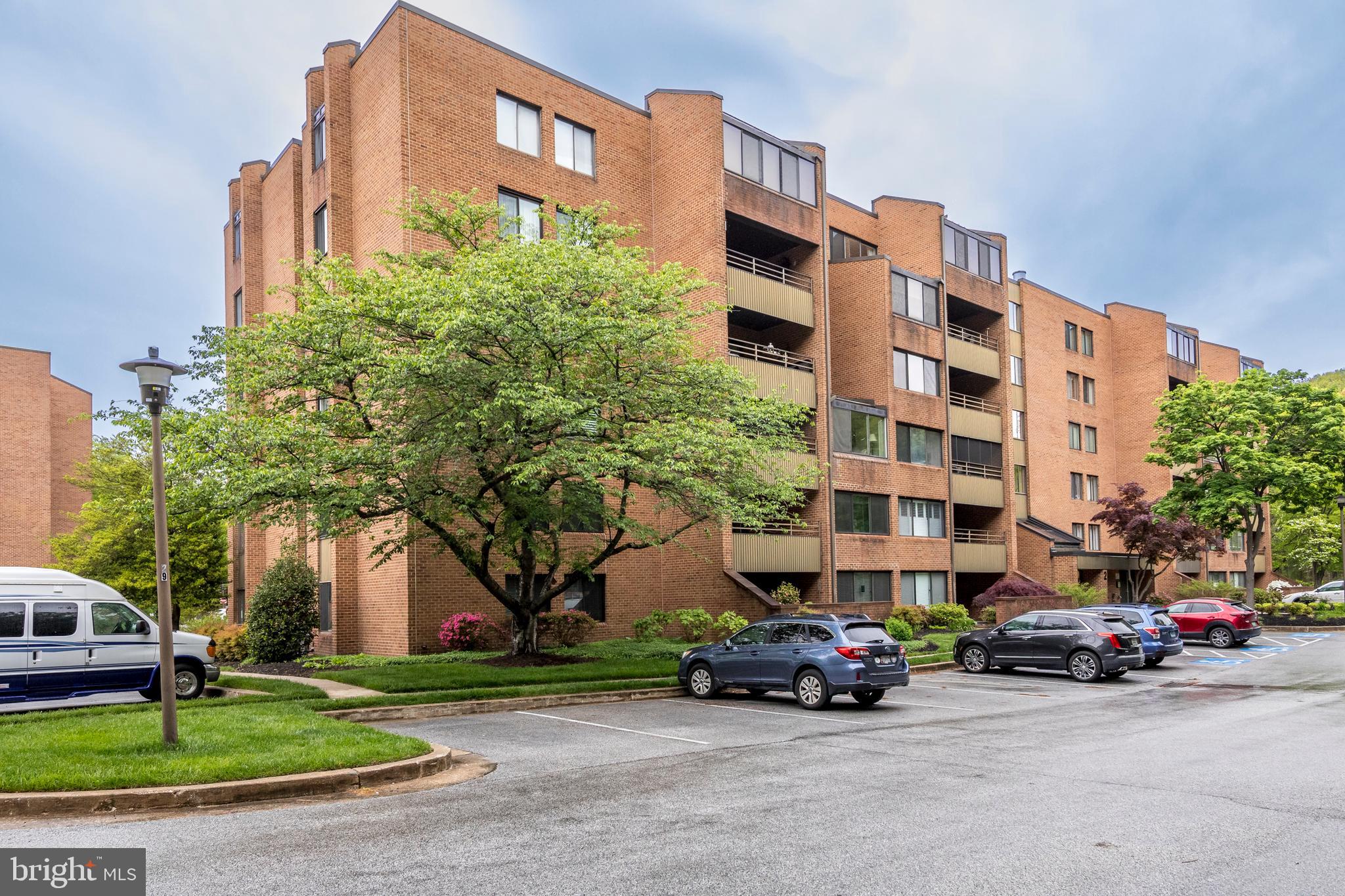 TOWSONGATE CONDOMINIUMS - Residential