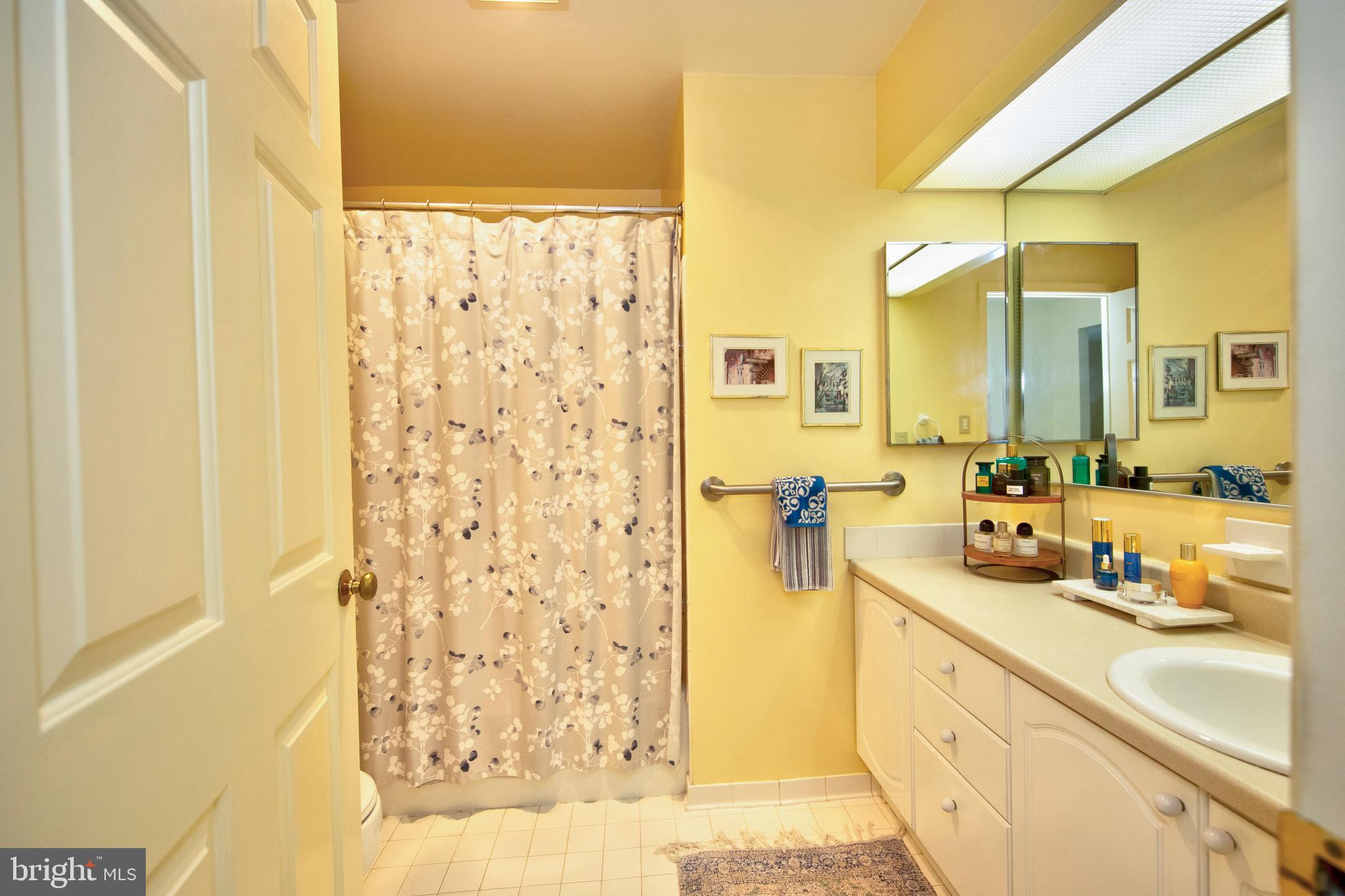 TOWSONGATE CONDOMINIUMS - Residential