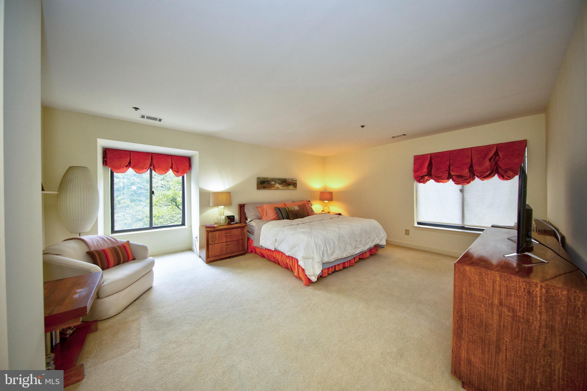 TOWSONGATE CONDOMINIUMS - Residential