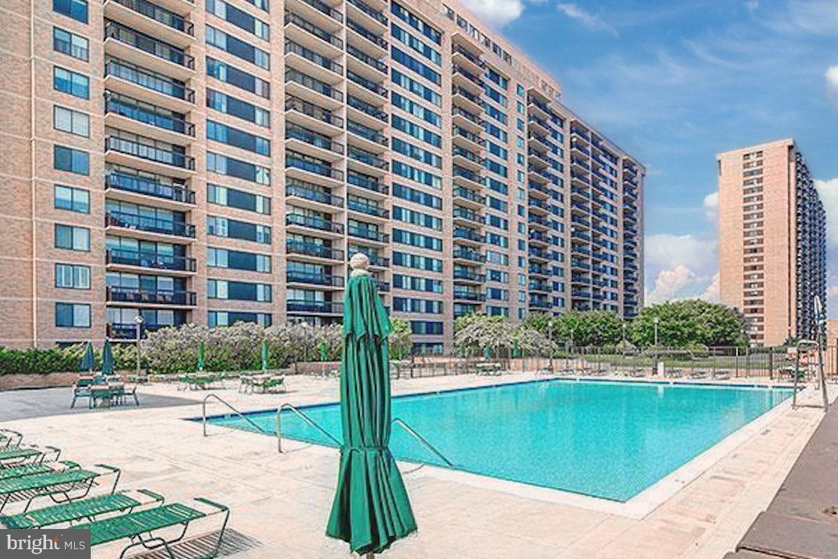 SKYLINE HOUSE - Residential