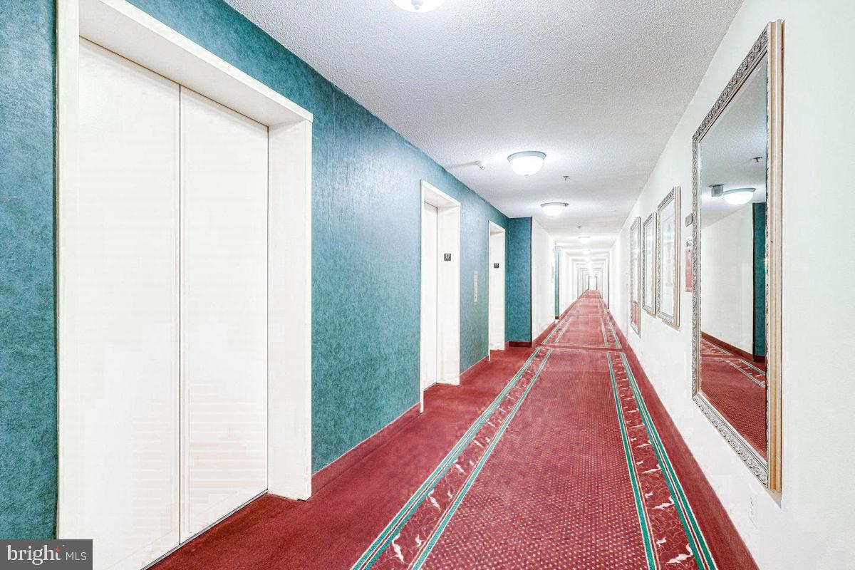 SKYLINE HOUSE - Residential