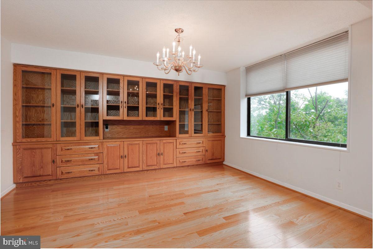 SKYLINE HOUSE - Residential