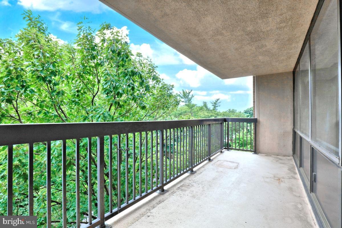 SKYLINE HOUSE - Residential