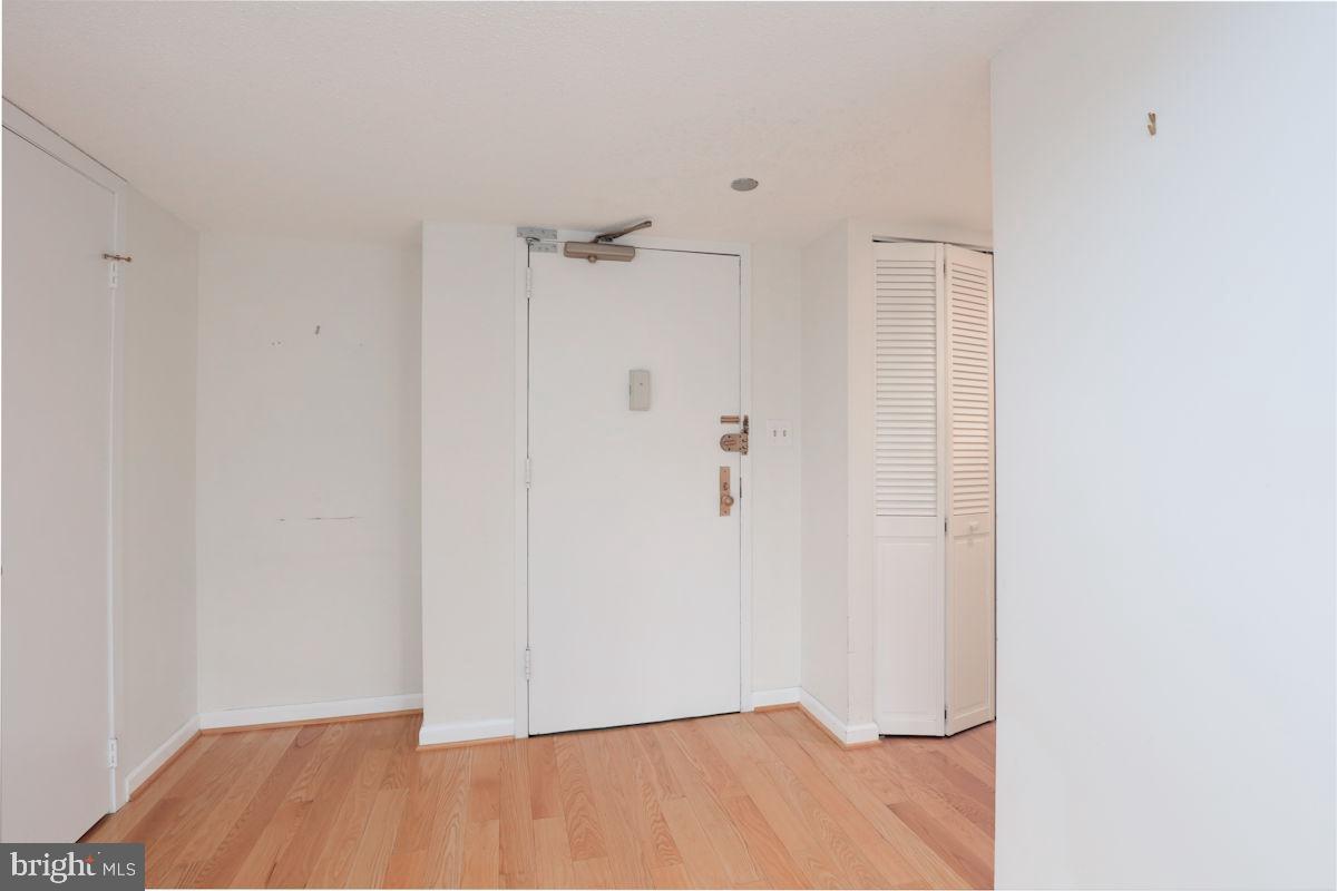 SKYLINE HOUSE - Residential