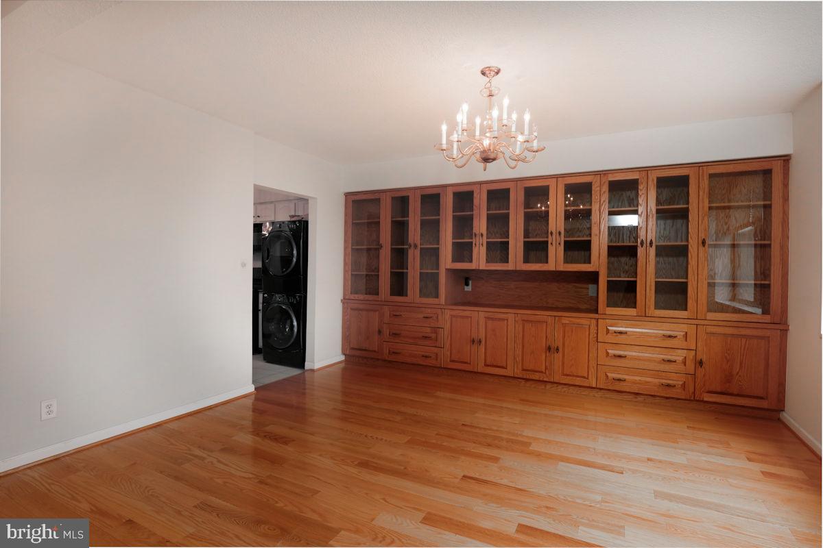 SKYLINE HOUSE - Residential