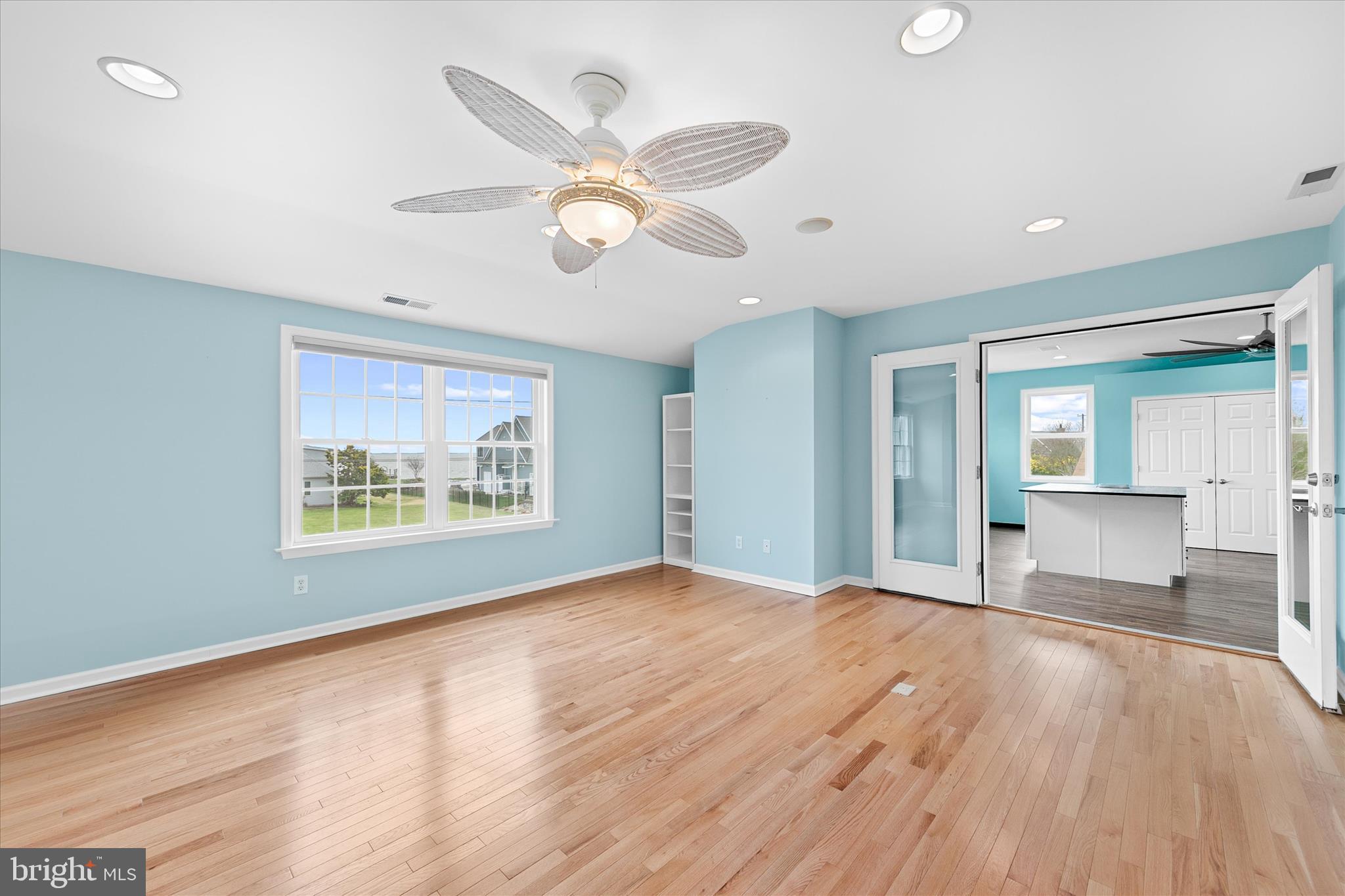 SEABREEZE DEV - Residential