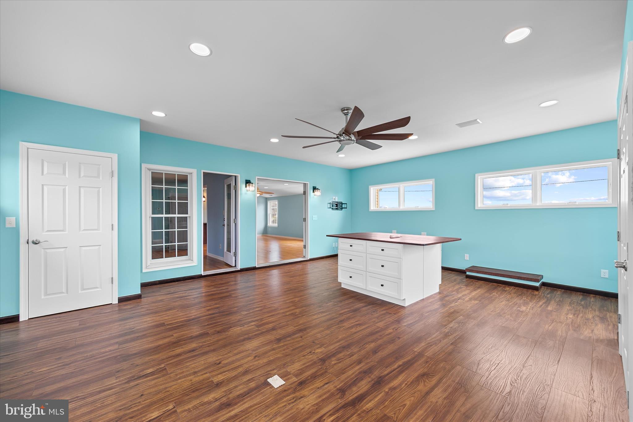 SEABREEZE DEV - Residential