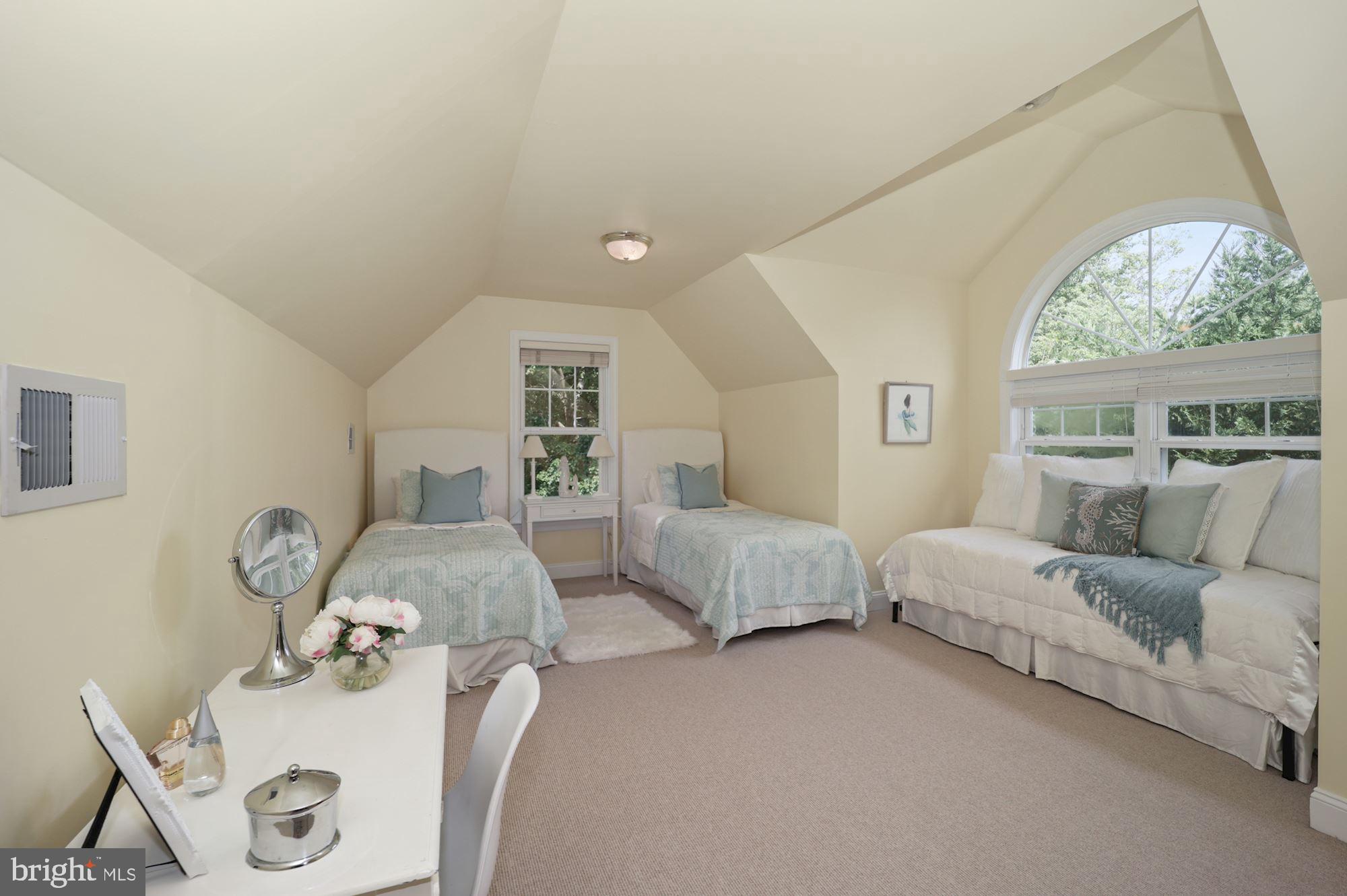 RHODE POINT - Residential