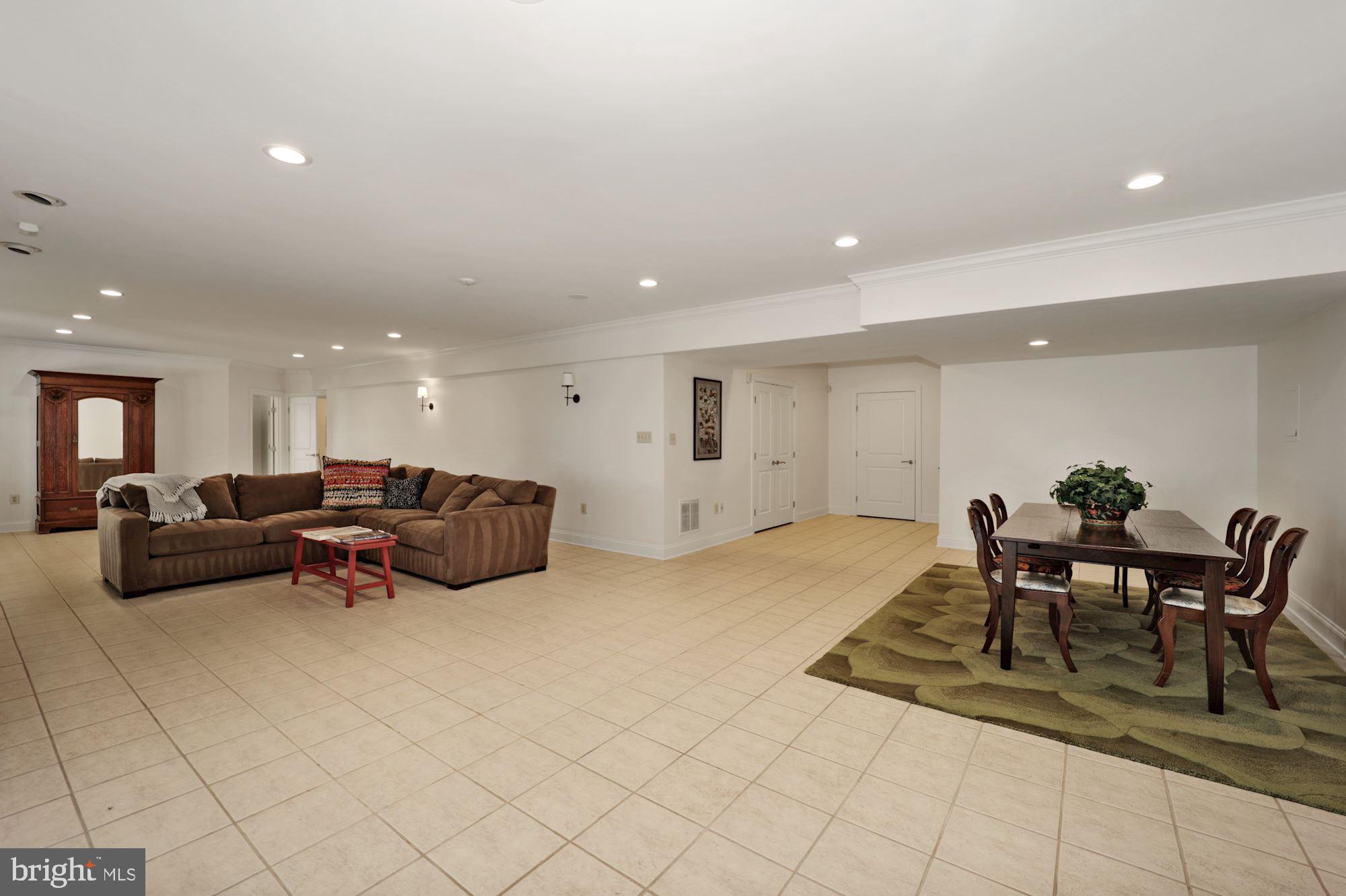 RHODE POINT - Residential