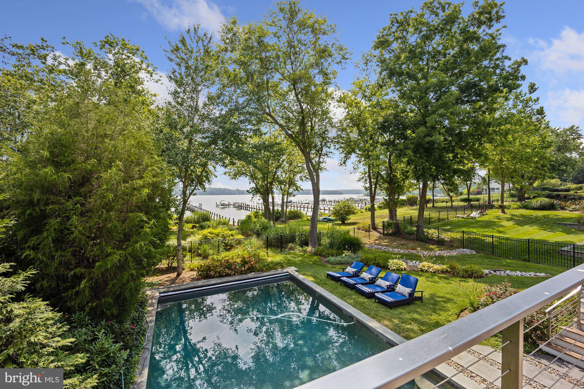 RHODE POINT - Residential