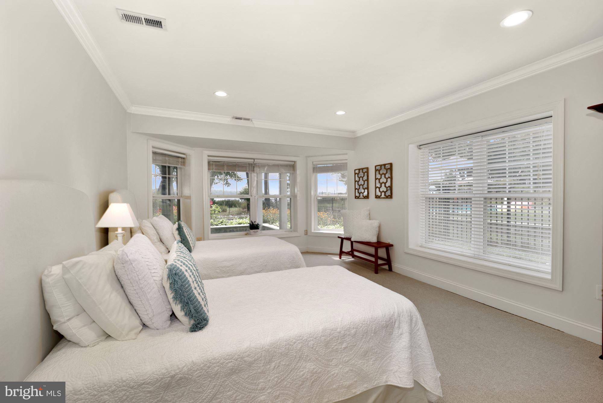 RHODE POINT - Residential