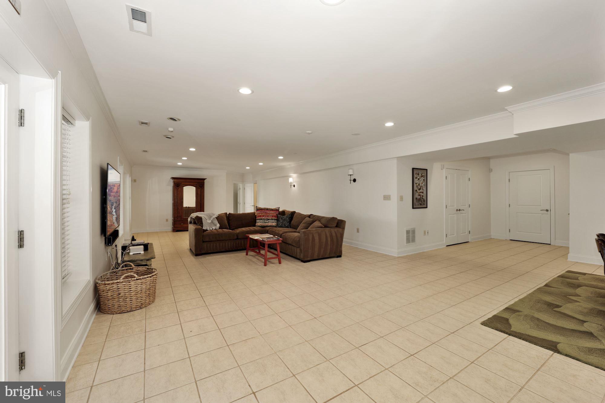 RHODE POINT - Residential