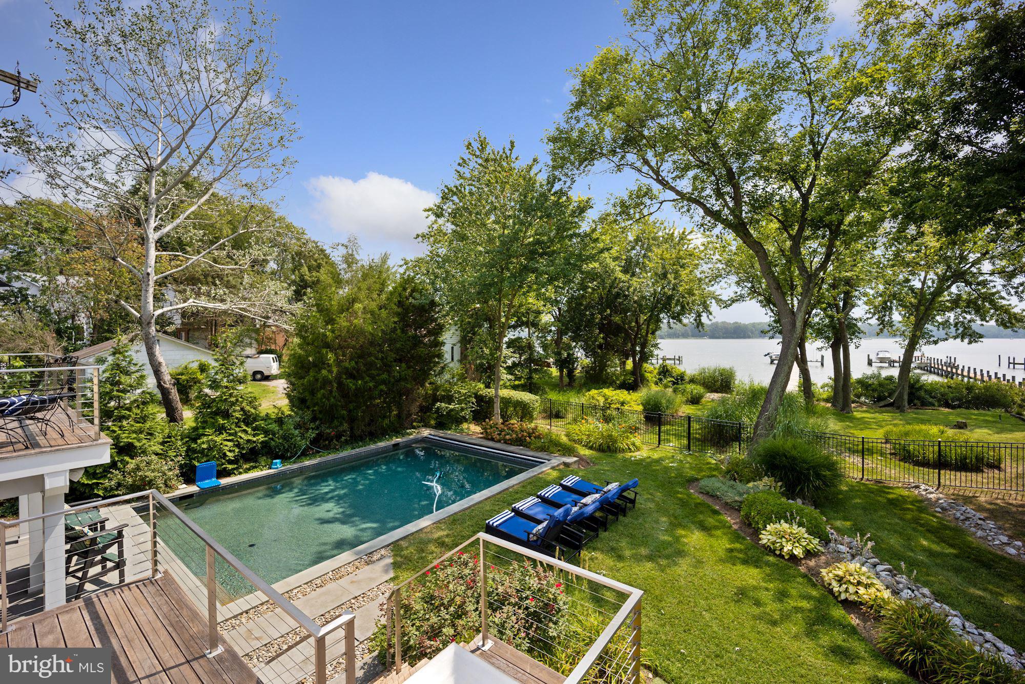 RHODE POINT - Residential