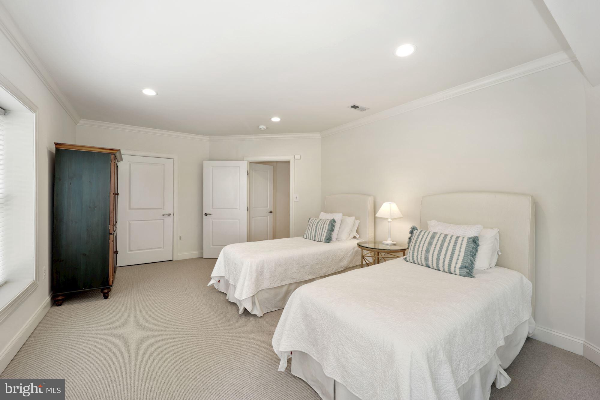 RHODE POINT - Residential