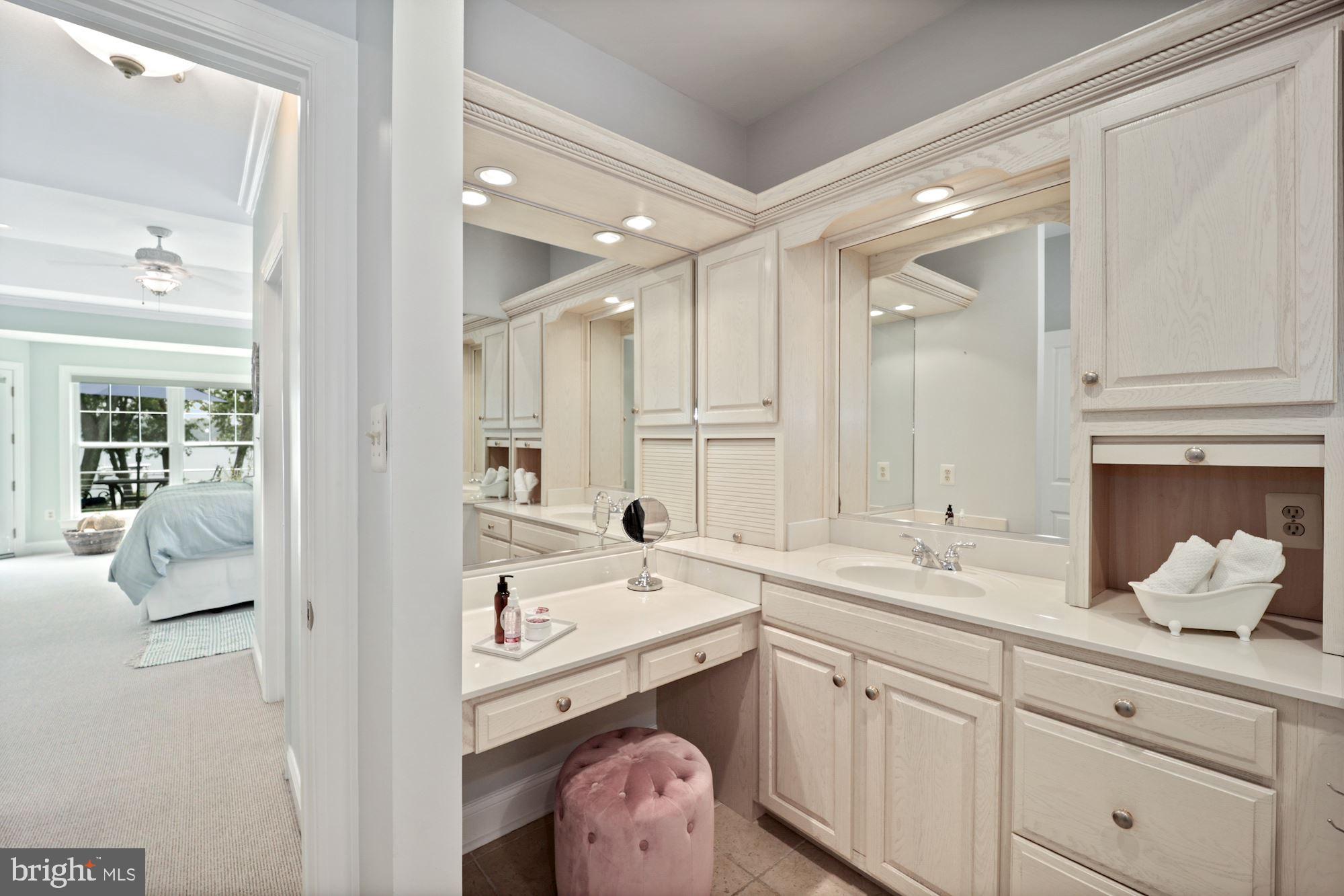 RHODE POINT - Residential